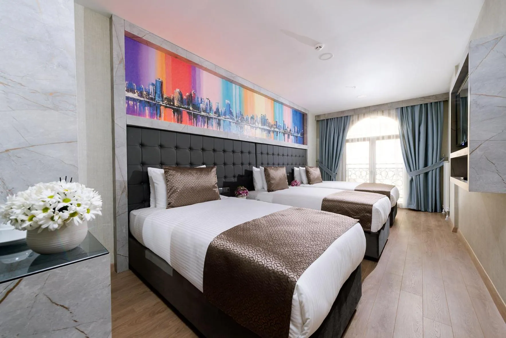 Photo of the whole room, Bed in Four Sides Sisli