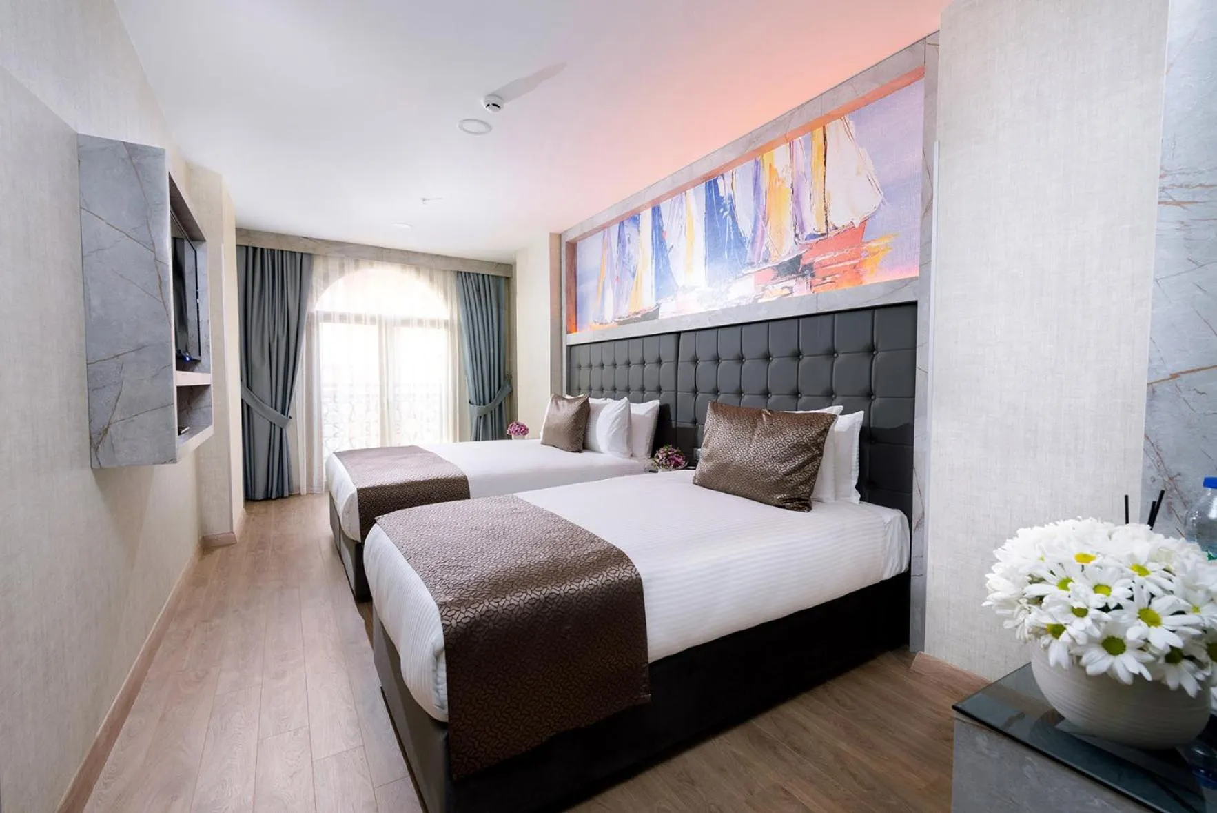 Bed in Four Sides Sisli