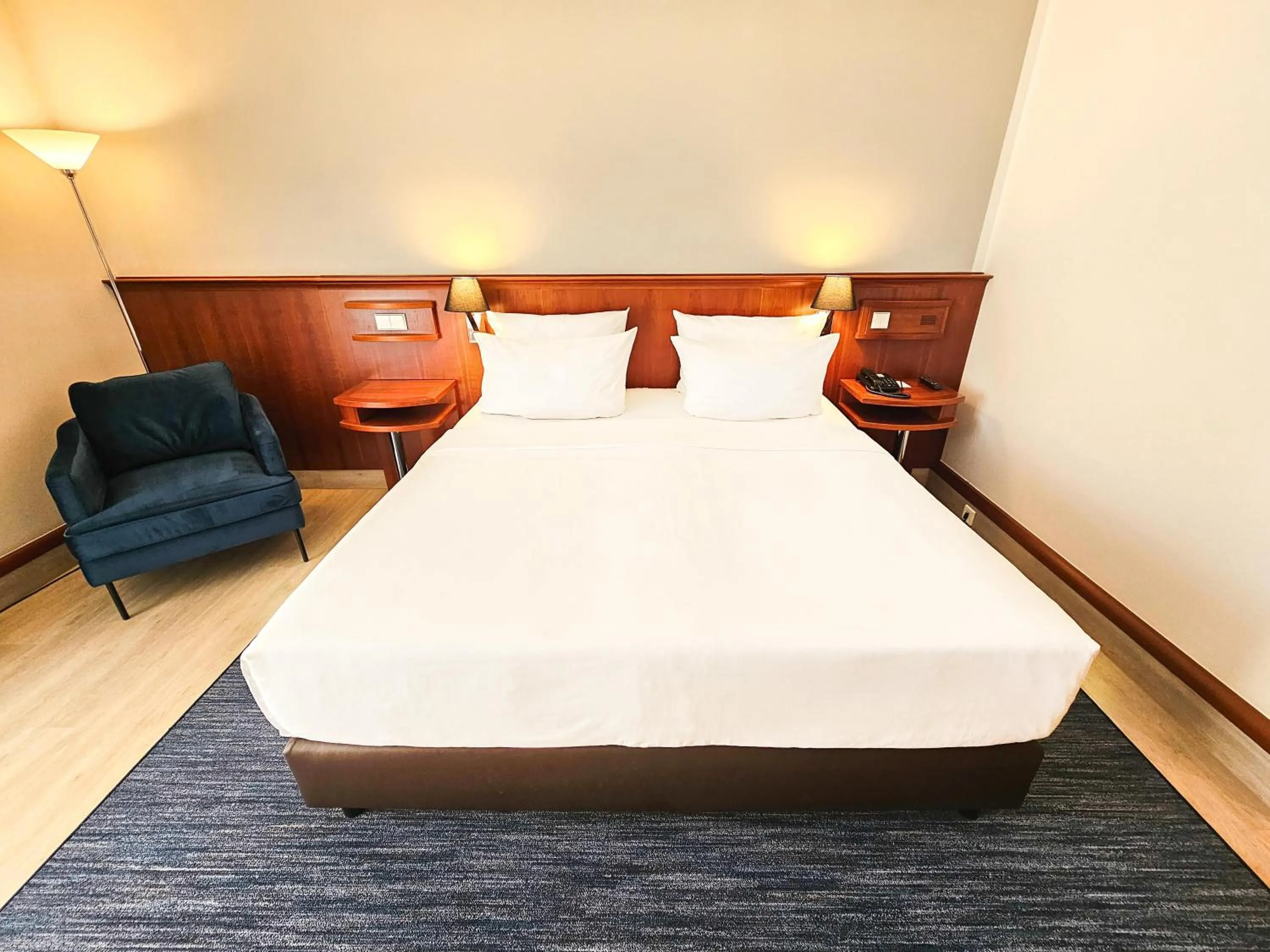 Bedroom, Bed in Radisson Blu Park Hotel & Conference Centre