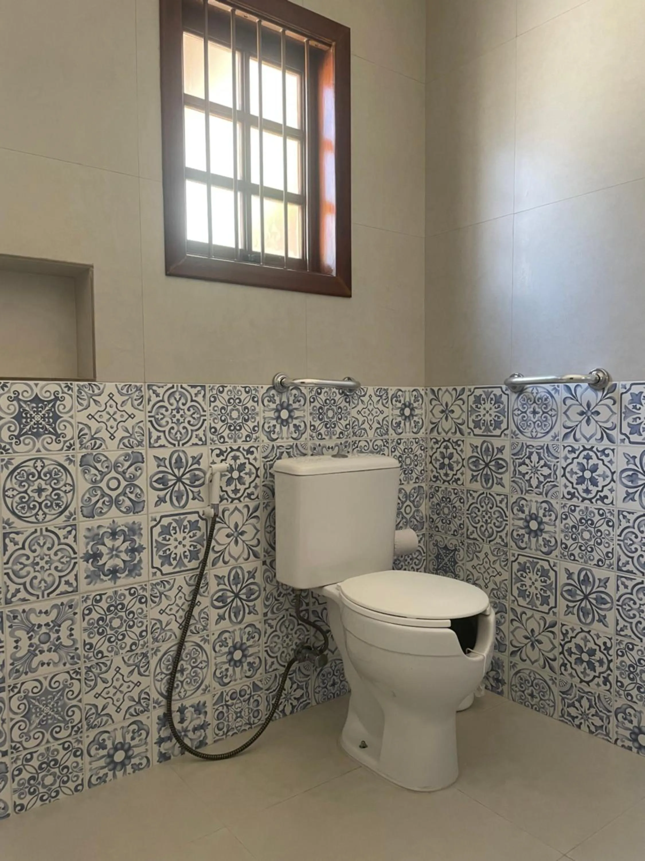 Toilet in Pousada Chilli Brasil