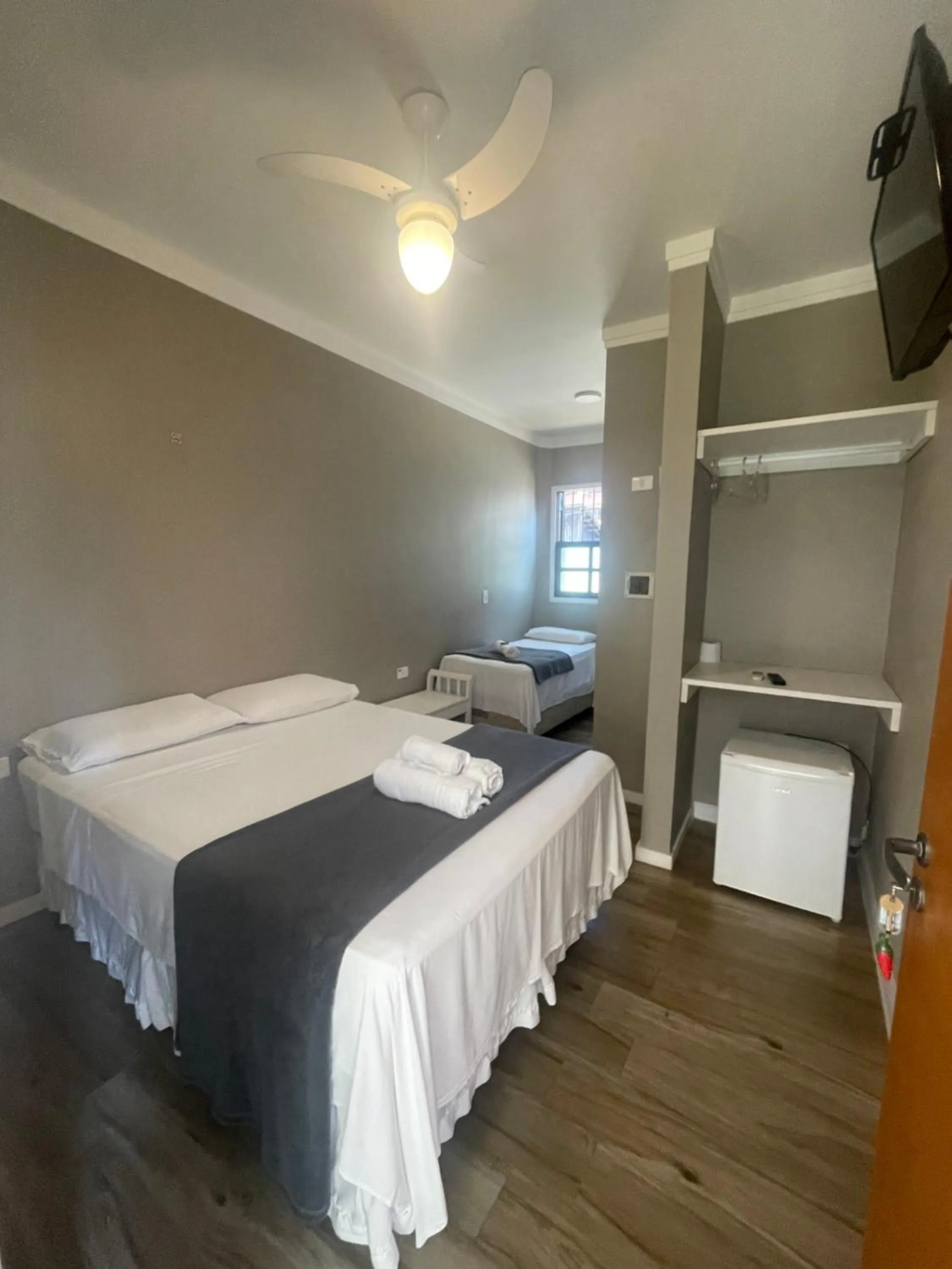 Photo of the whole room, Bed in Pousada Chilli Brasil