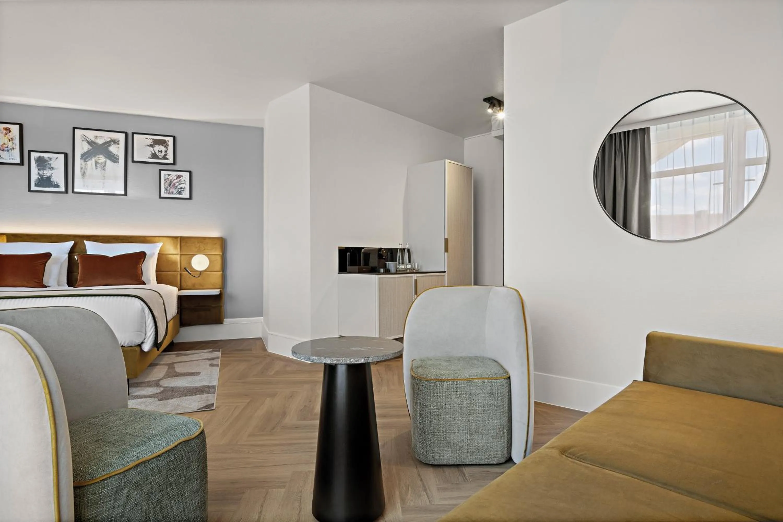 Bedroom, Bed in Leonardo Hotel Mainz