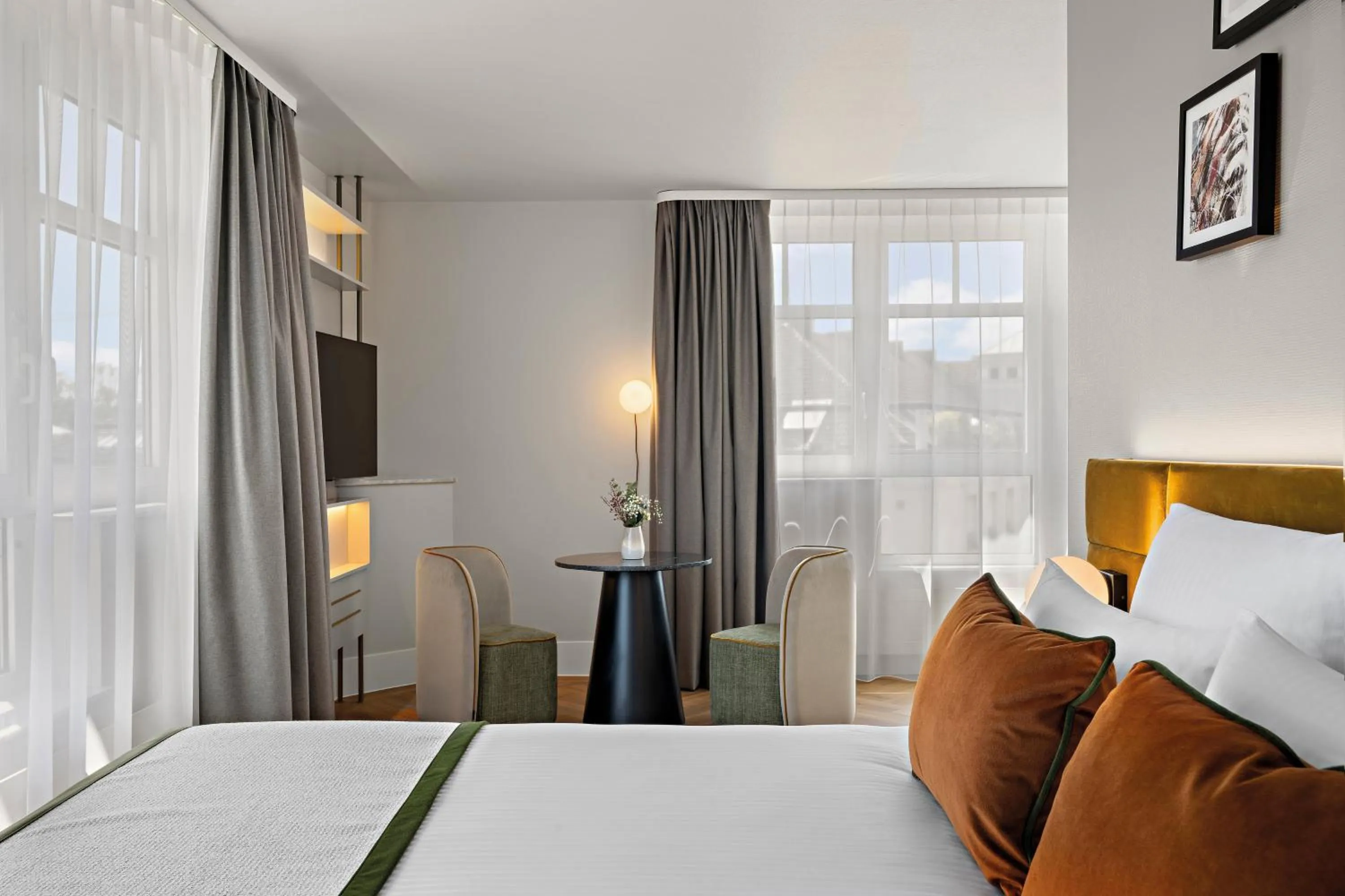 Bedroom, Bed in Leonardo Hotel Mainz