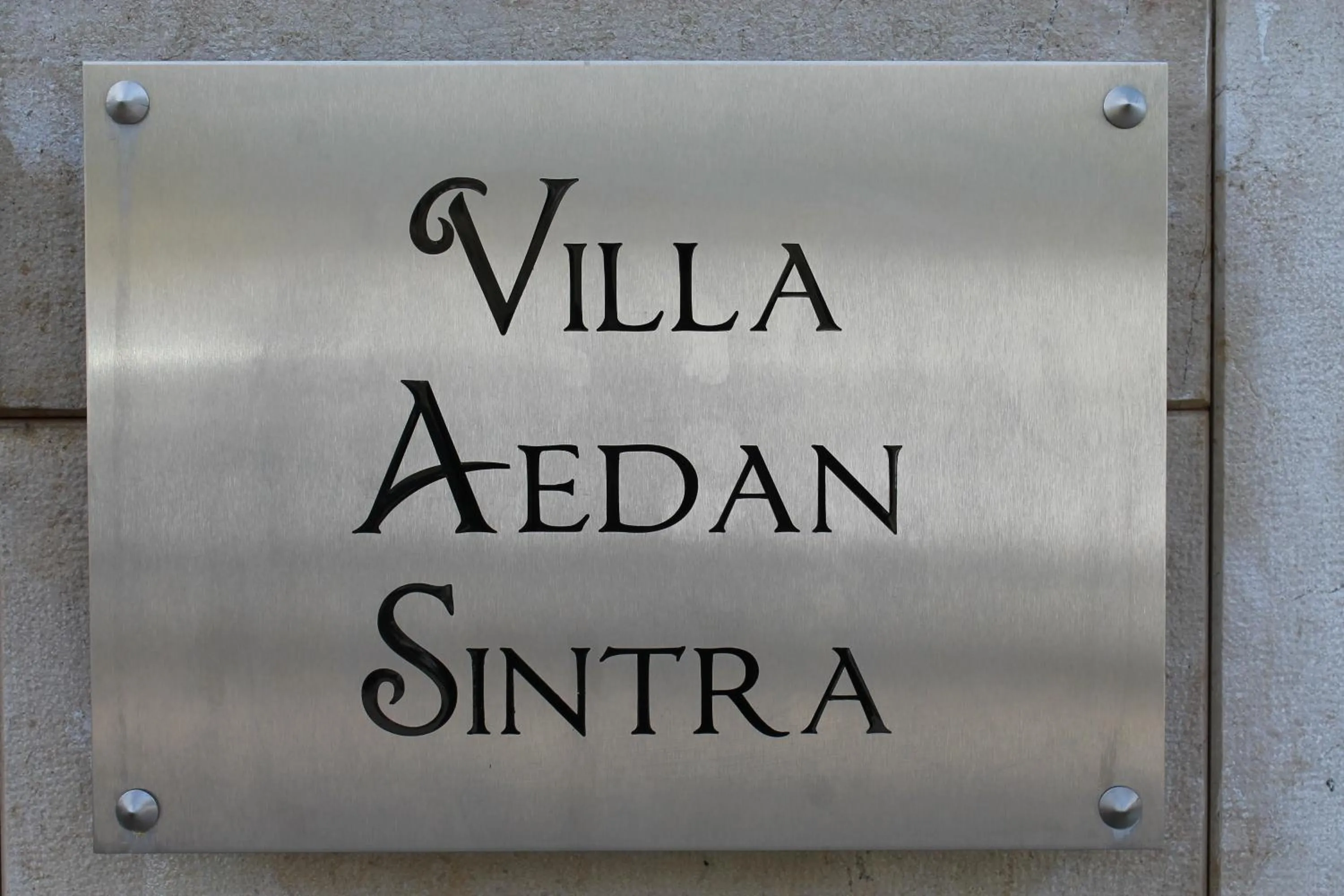 Logo/Certificate/Sign in Villa Aedan Sintra