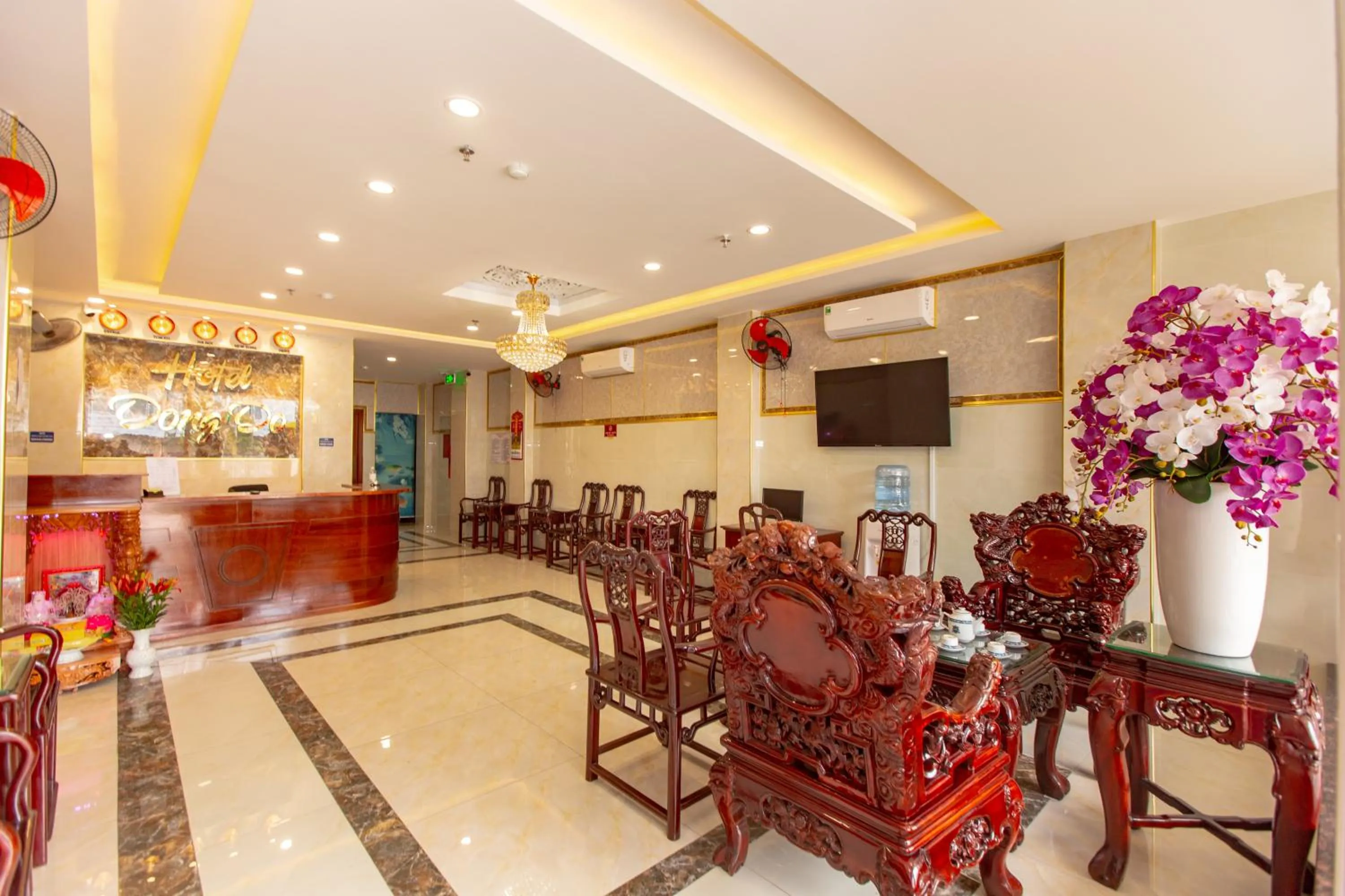 Lobby or reception in Dong Do Airport Hotel