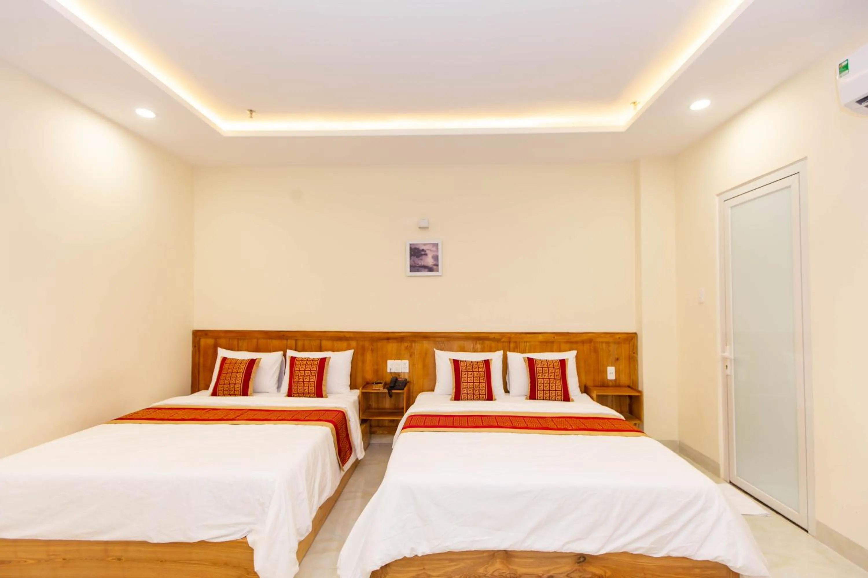 Bed in Dong Do Airport Hotel