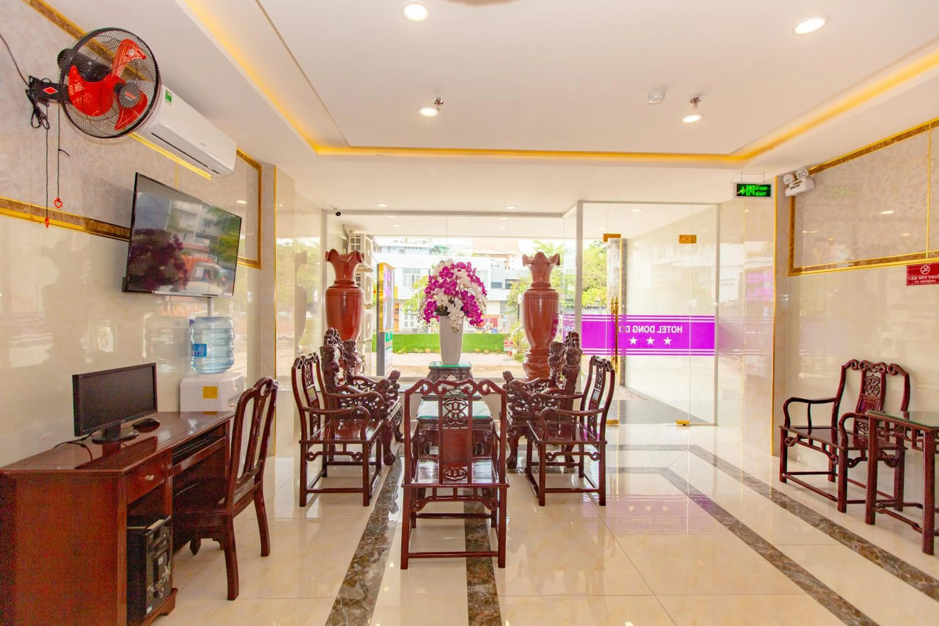 Lobby or reception in Dong Do Airport Hotel