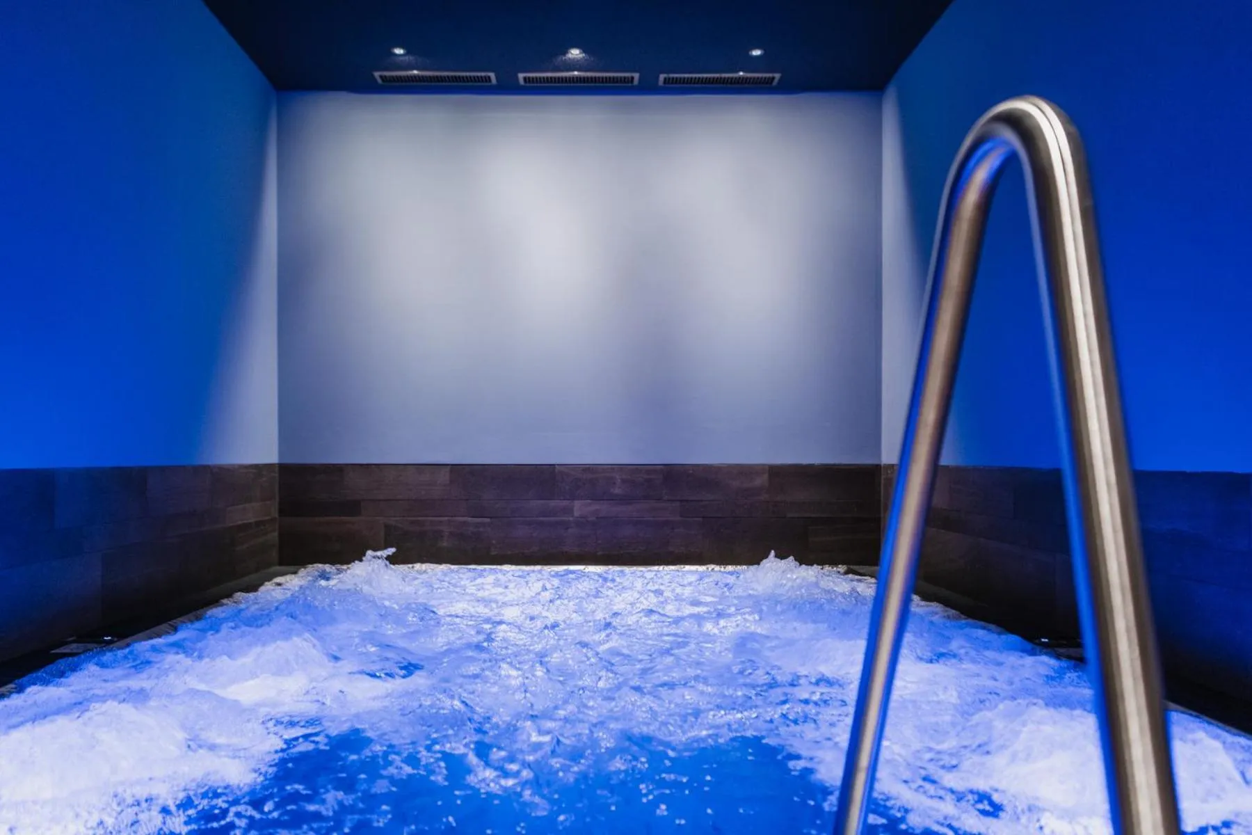 Hot Tub in Berghotel Biberkopf