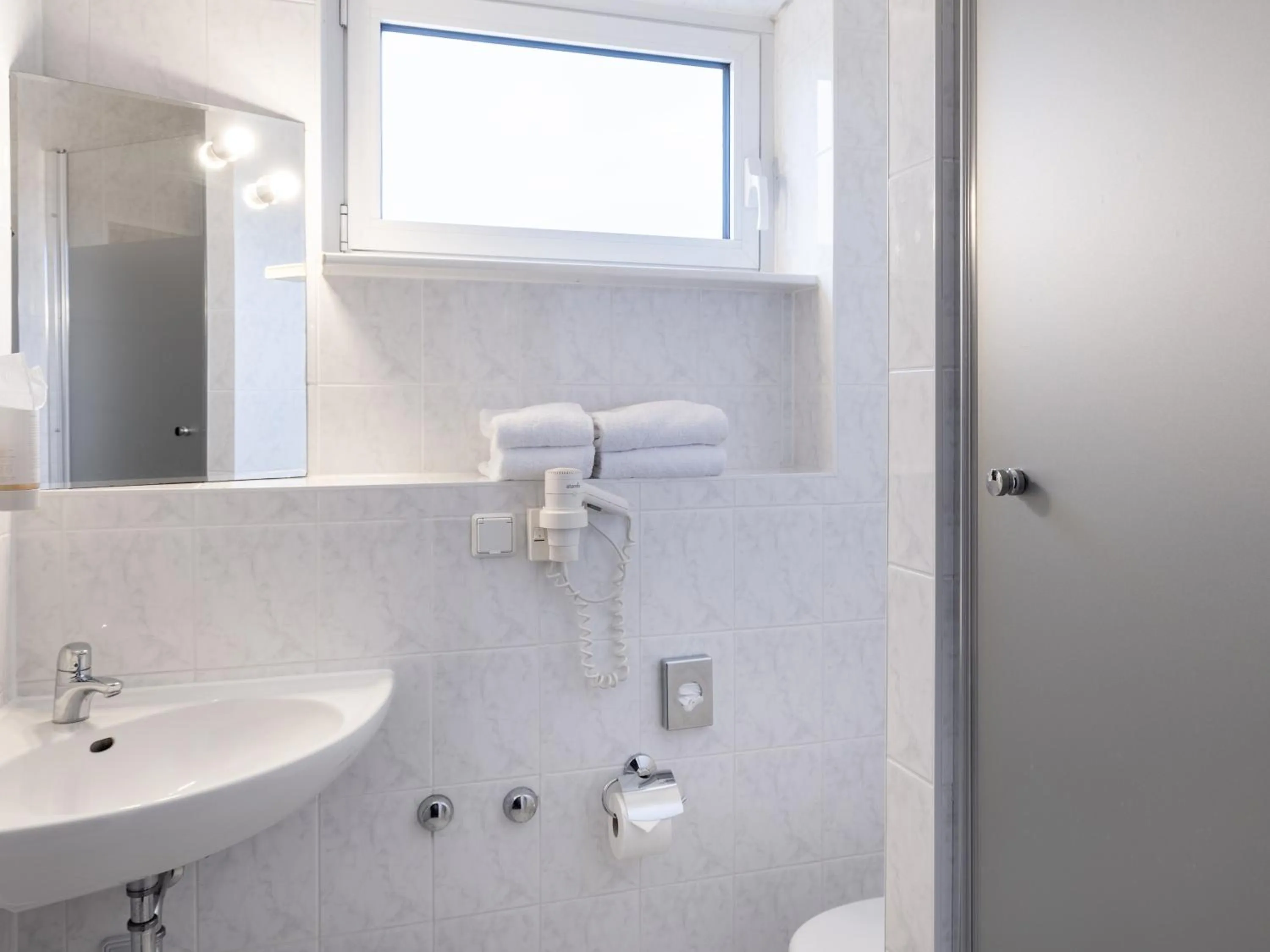 Bathroom in Good Morning + Berlin City East