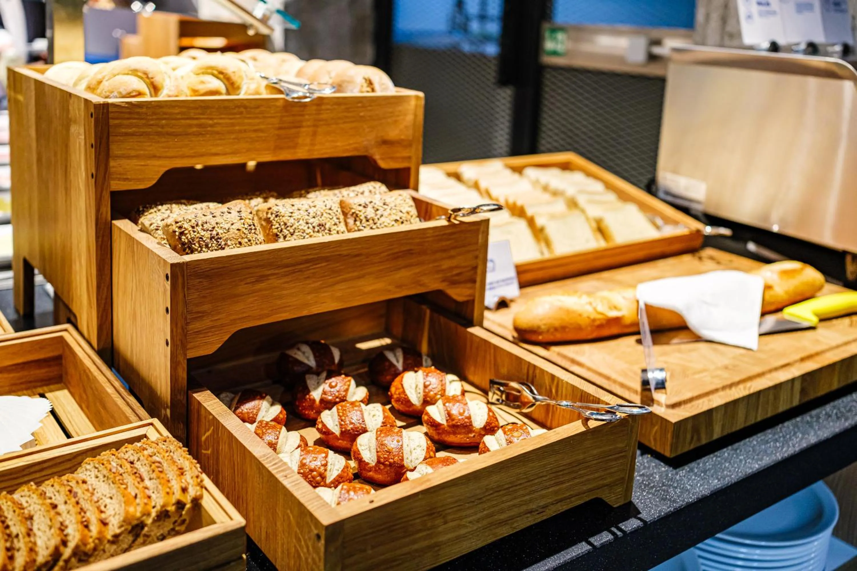 Restaurant/places to eat in Holiday Inn Express Dresden Zentrum by IHG