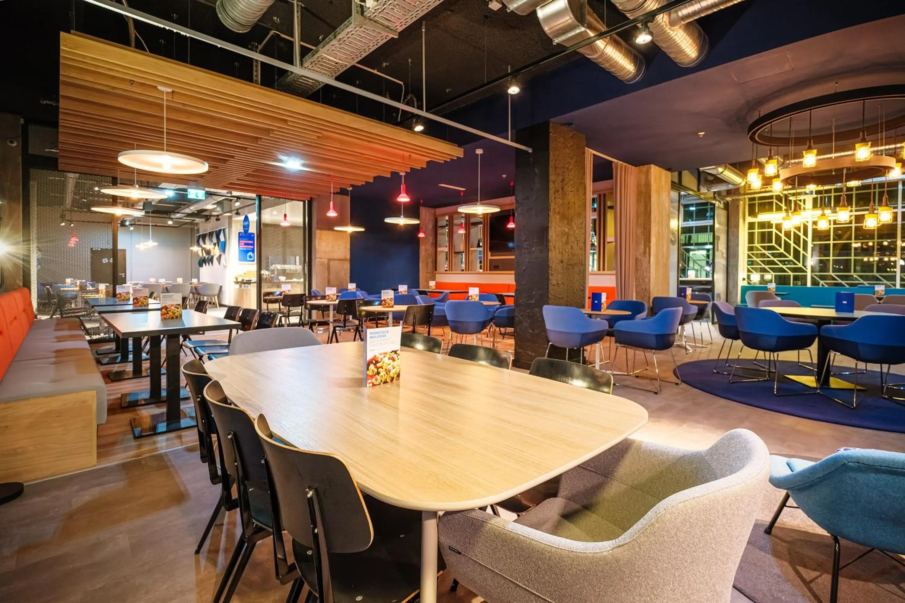 Breakfast in Holiday Inn Express Dresden Zentrum by IHG