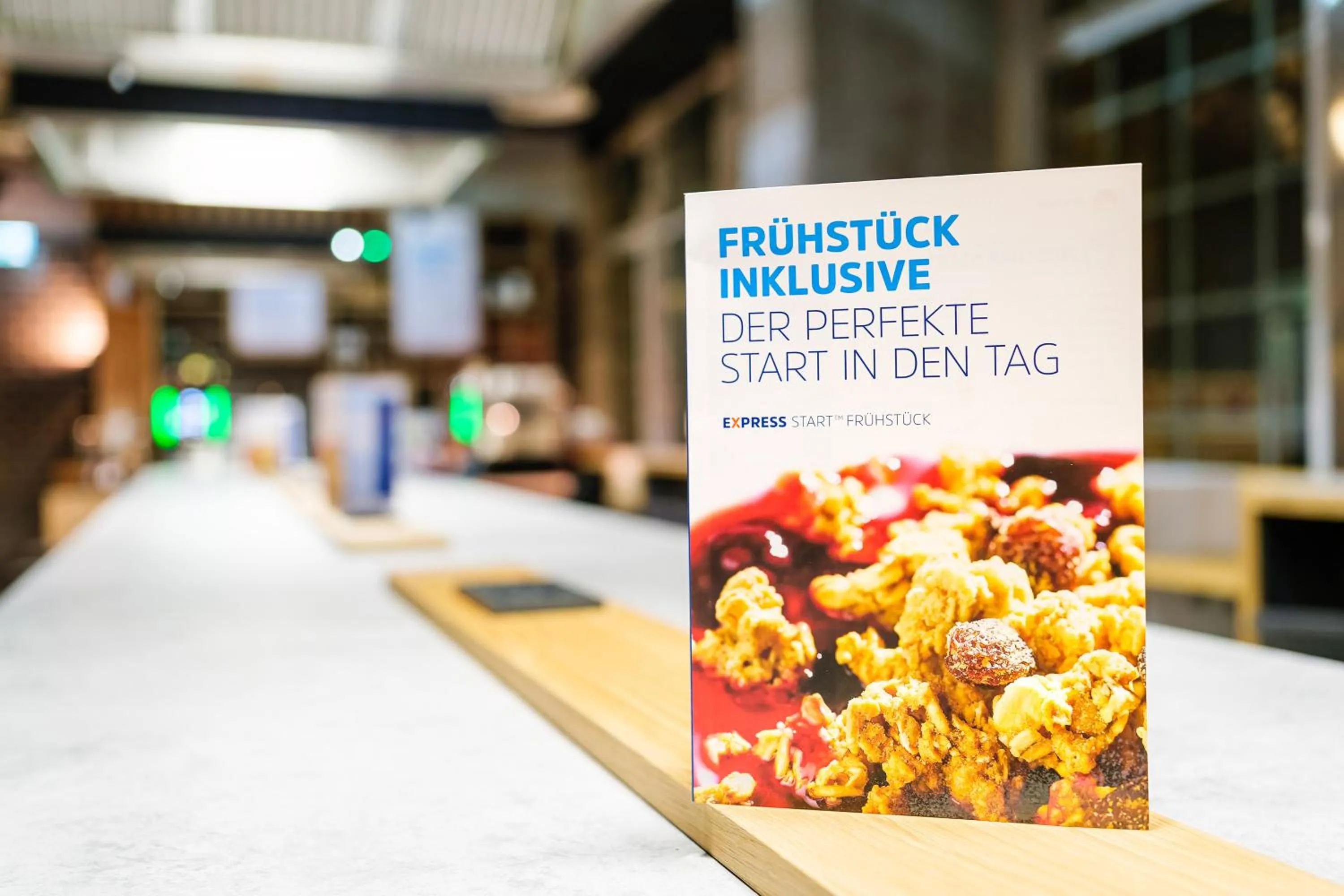 Breakfast in Holiday Inn Express Dresden Zentrum by IHG