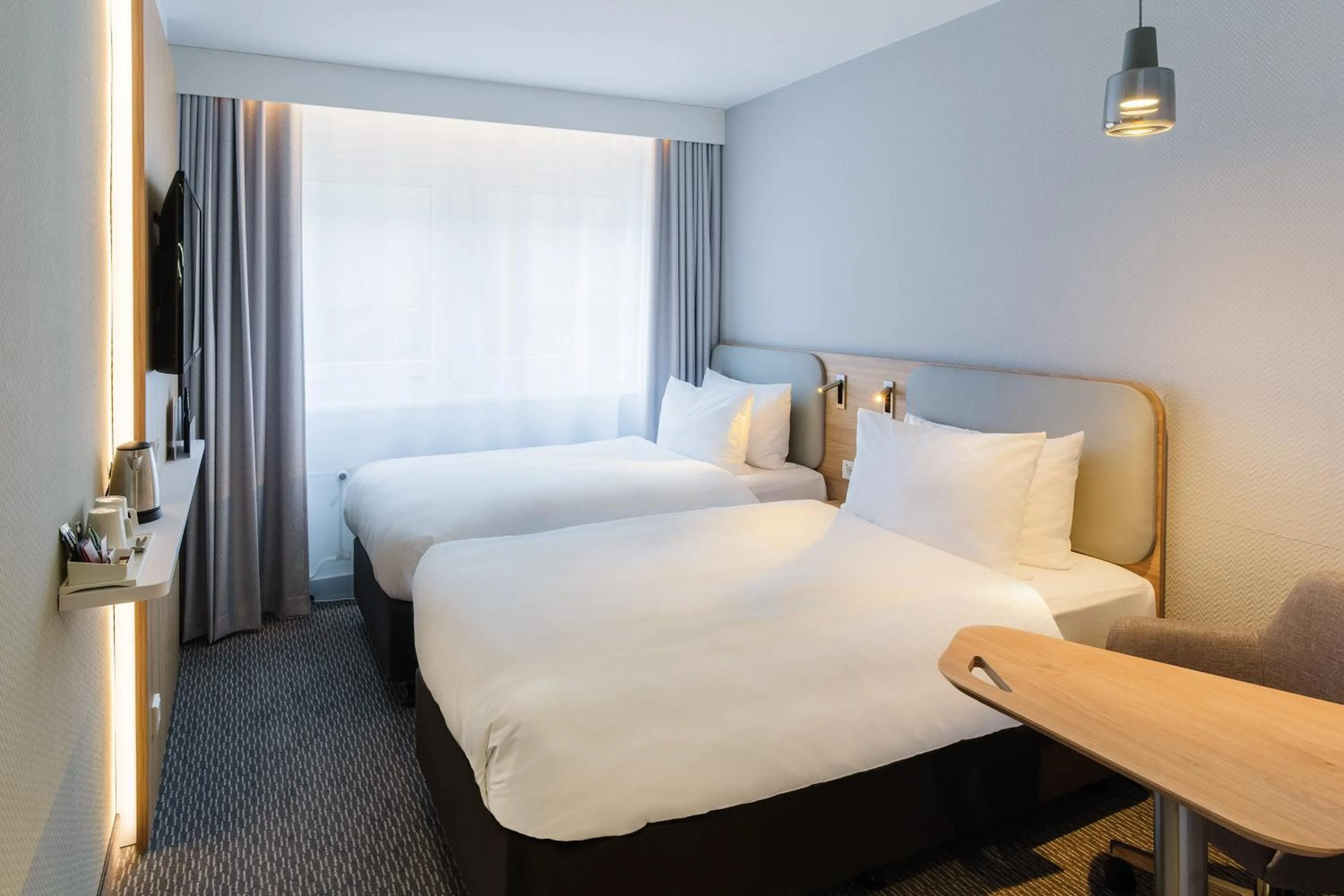 Photo of the whole room, Bed in Holiday Inn Express Dresden Zentrum by IHG