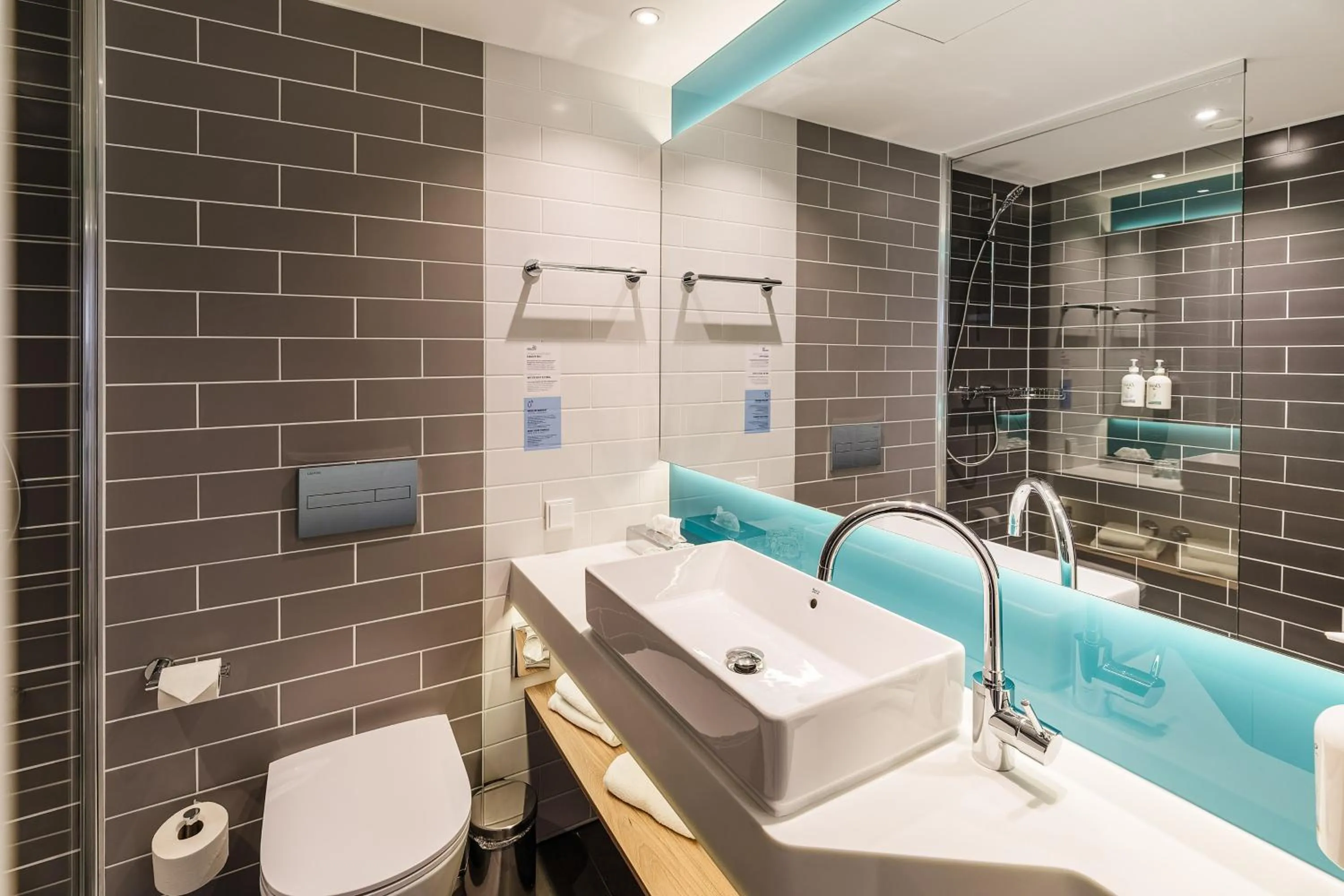 Bathroom in Holiday Inn Express Dresden Zentrum by IHG