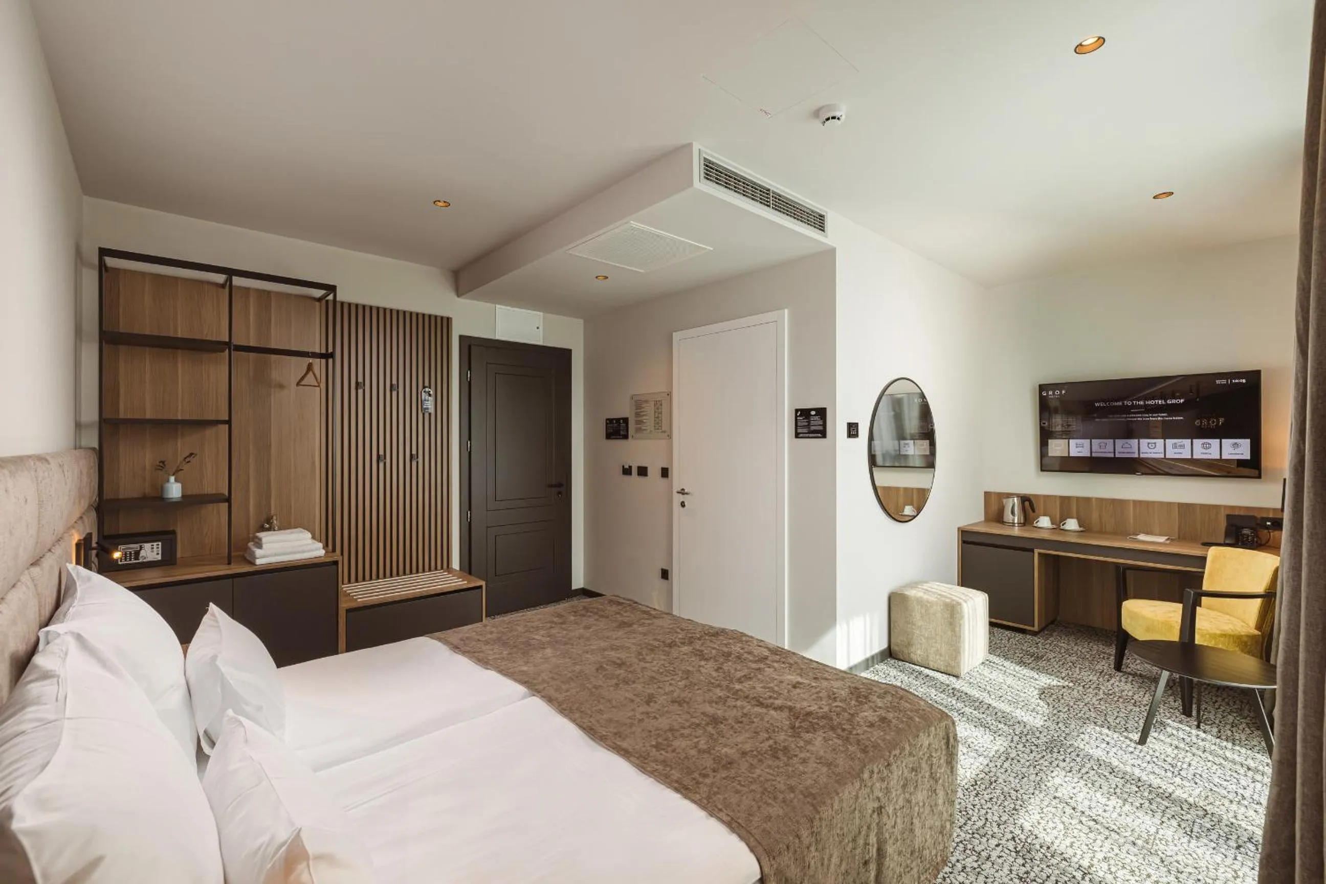 Photo of the whole room, Bed in Hotel Grof