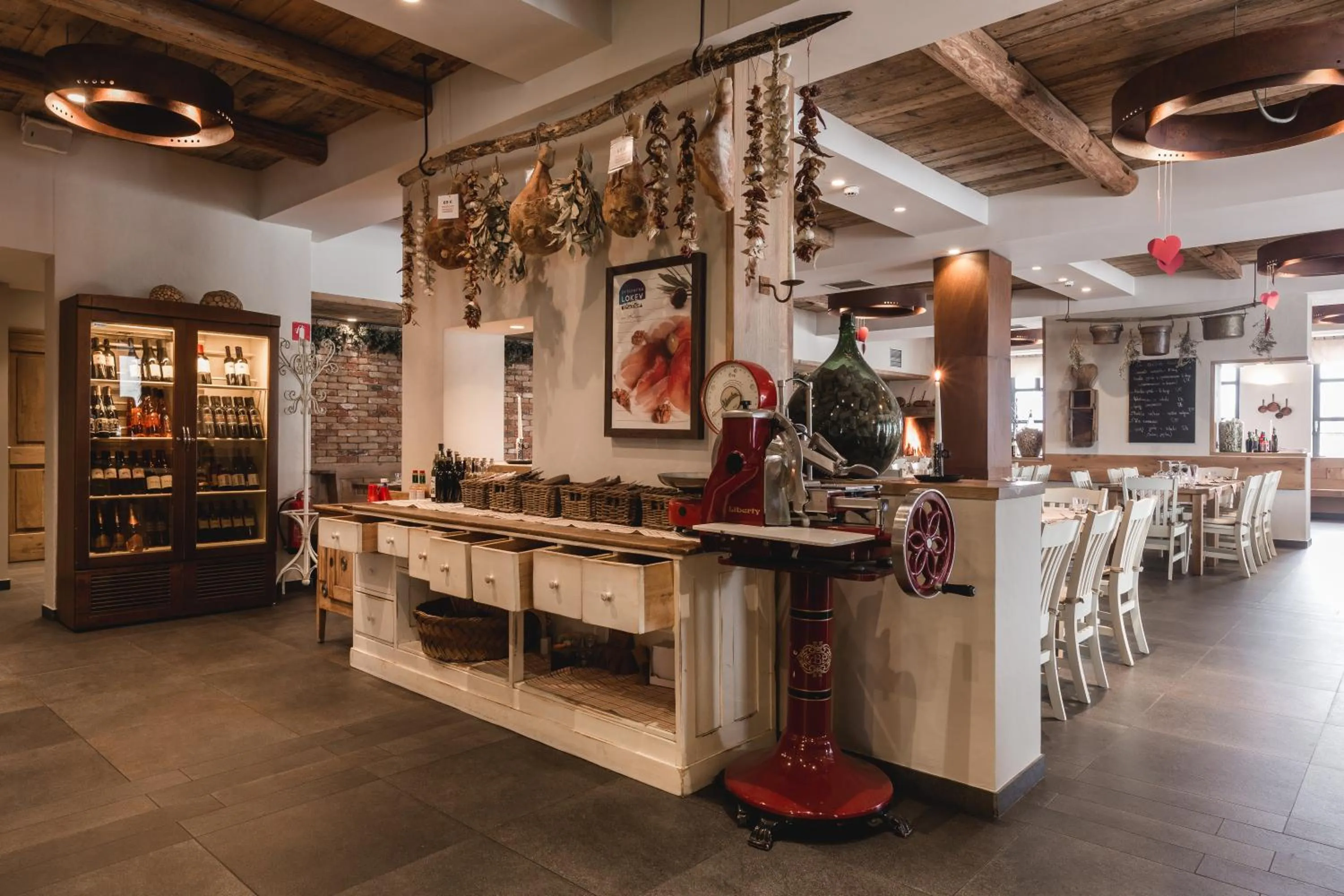 Restaurant/places to eat in Hotel Grof