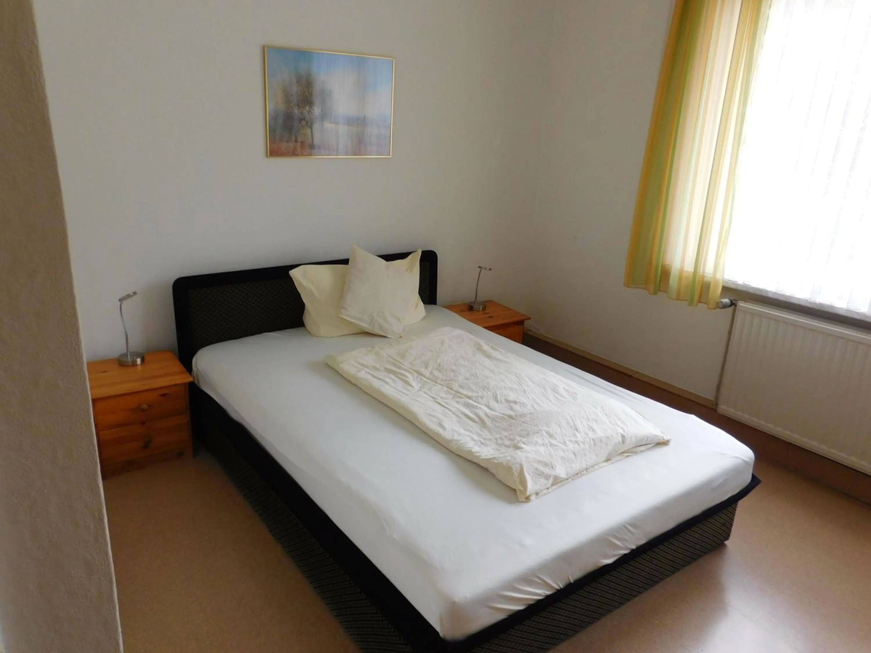 Photo of the whole room, Bed in Hotel Pension am Kurmittelhaus