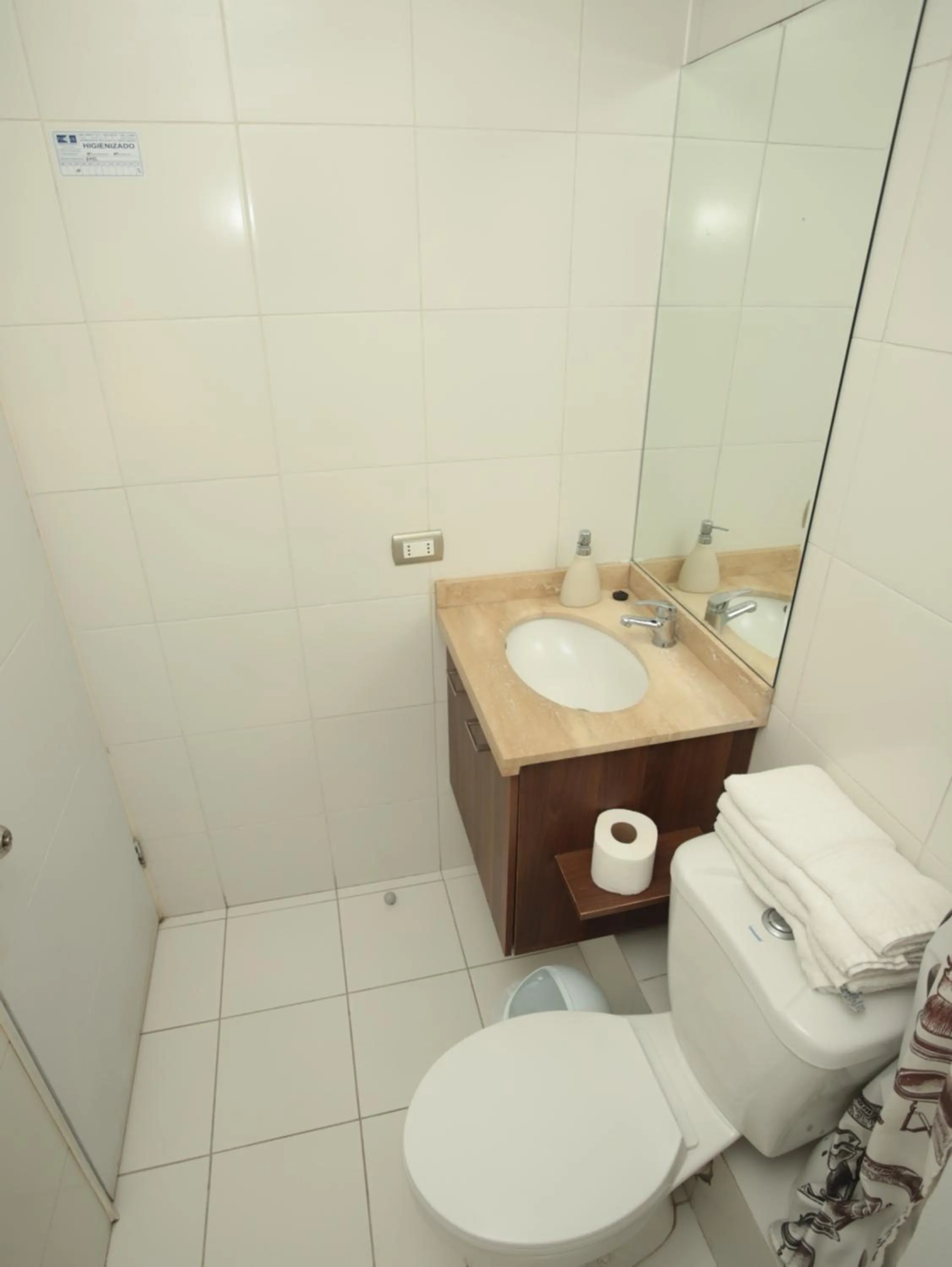 Bathroom in De Triana Hotel