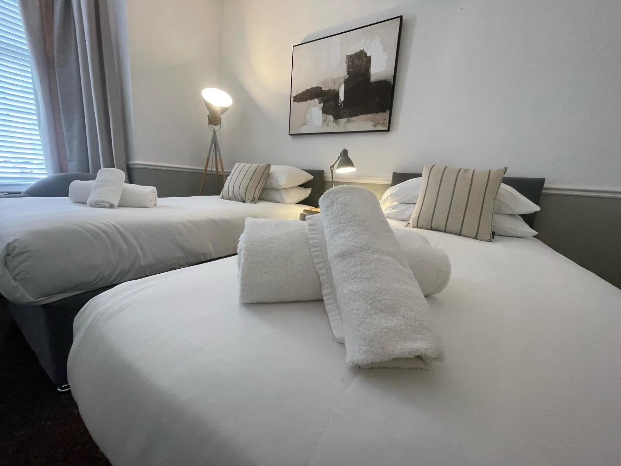 Bedroom, Bed in Central Hotel