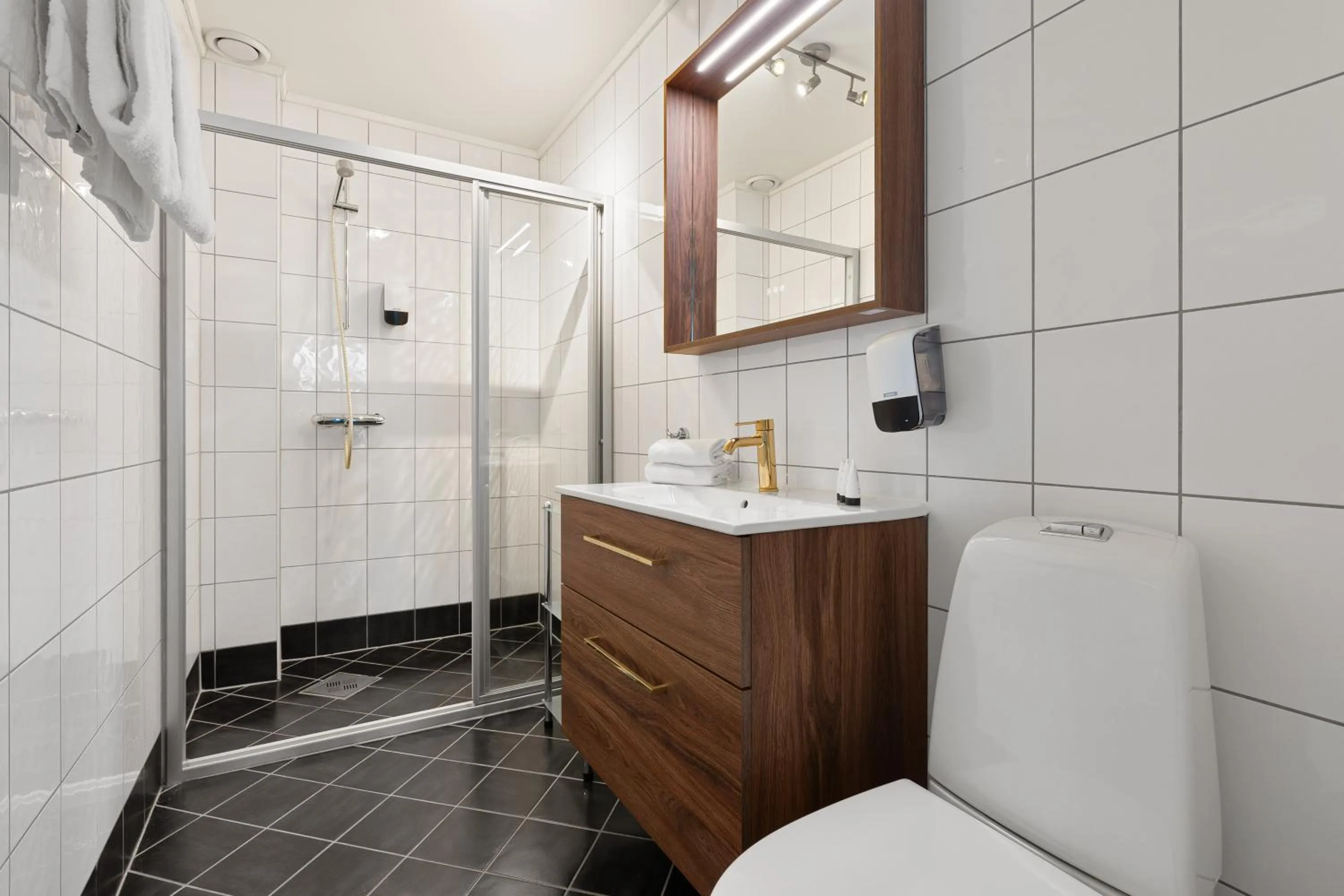 Shower in Enter Tromsø - Exclusive Apartments
