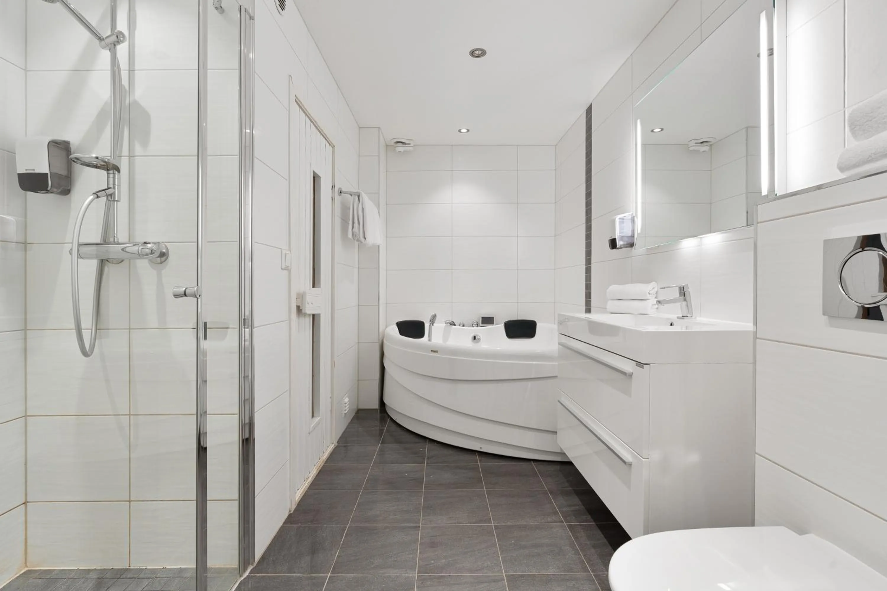 Shower in Enter Tromsø - Exclusive Apartments