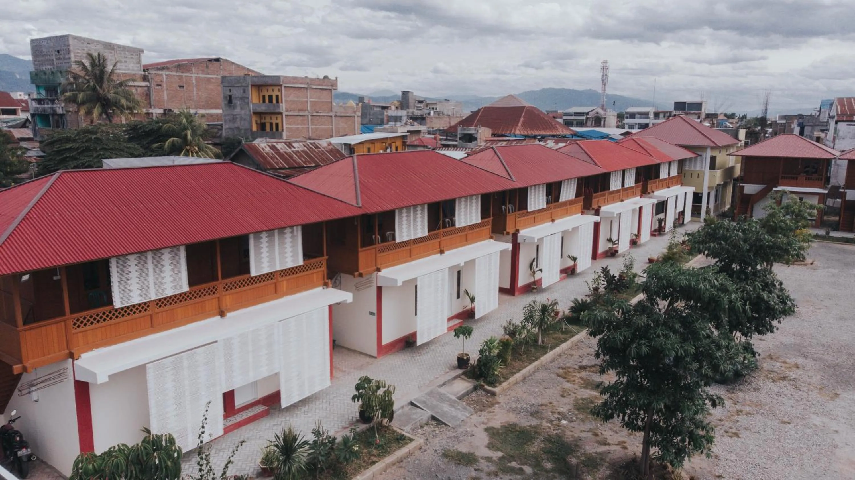 Property building in GRANADA INN PALU