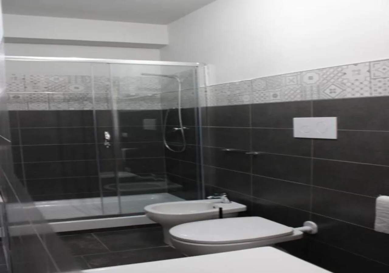 Shower in La Corte di Sofia