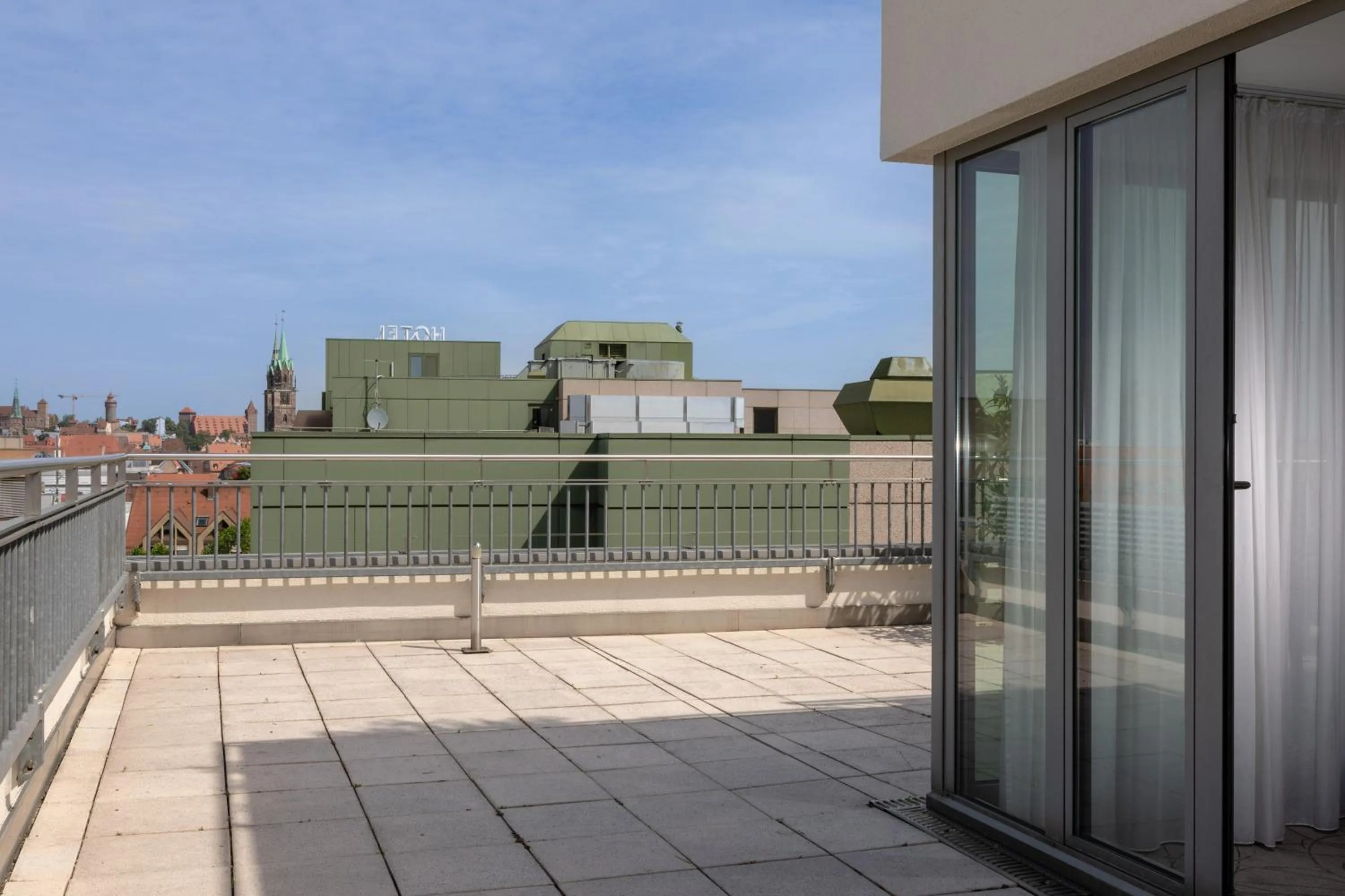 Photo of the whole room in Sheraton Carlton Nuernberg