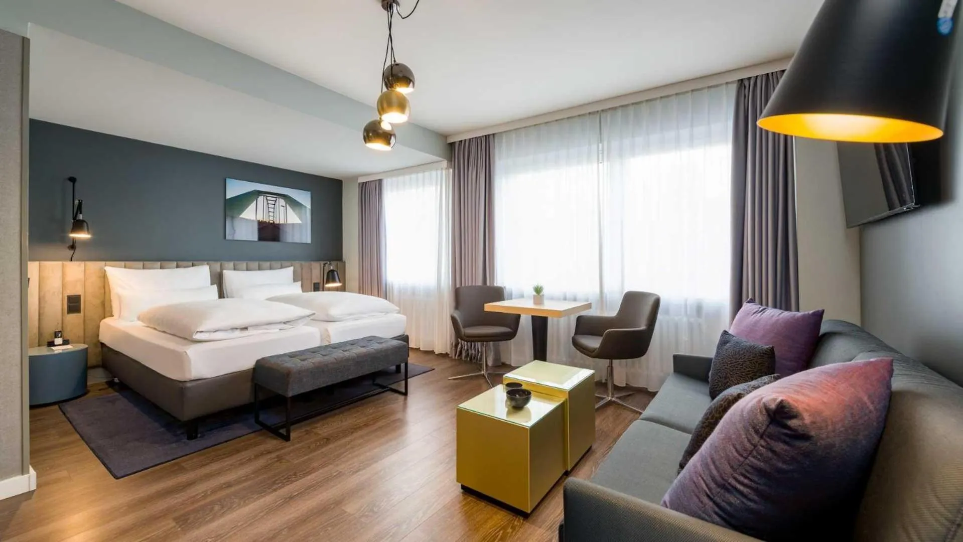 Photo of the whole room, Bed in Hotel Lyskirchen Köln