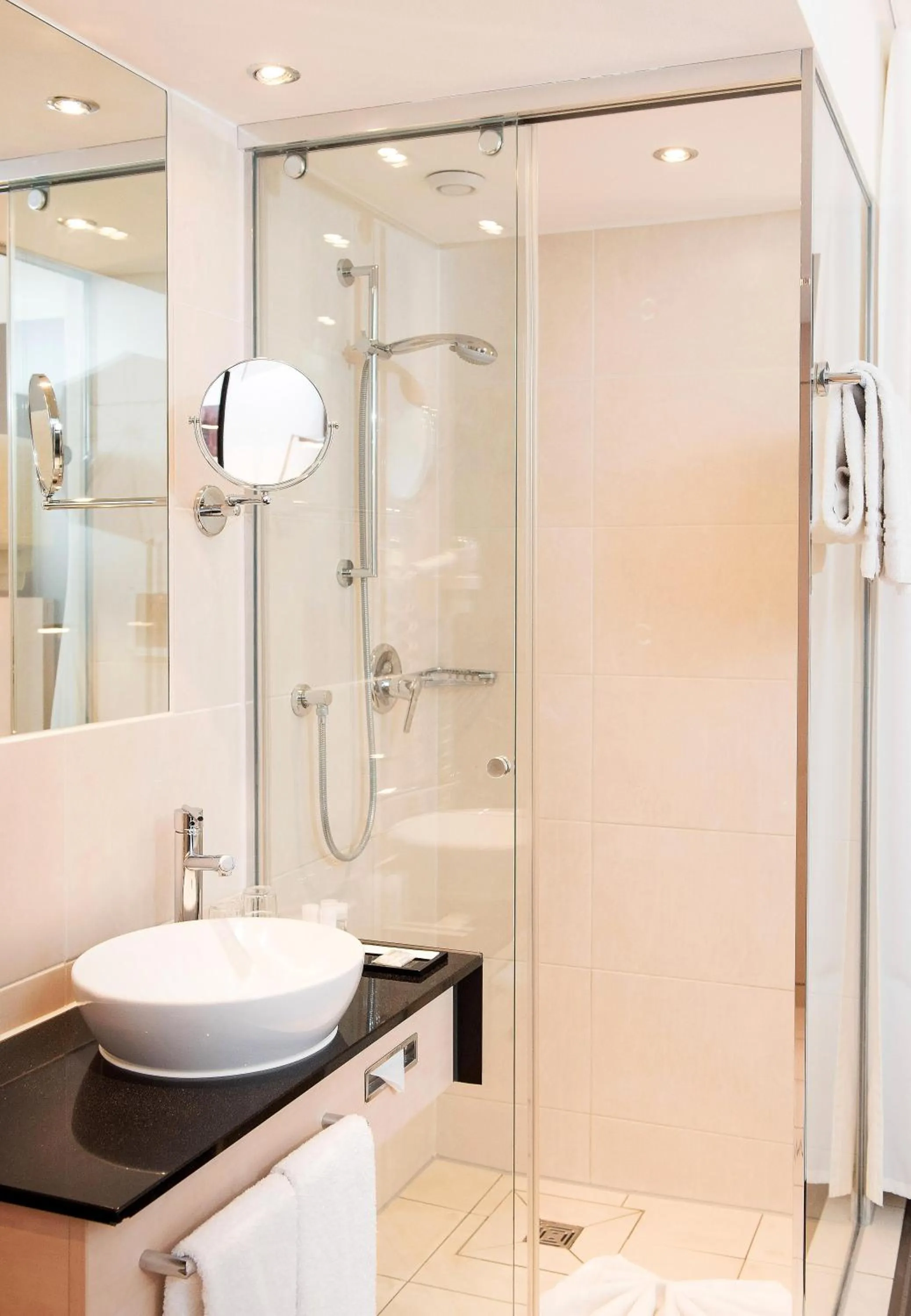 Bathroom in Hotel Lyskirchen Köln