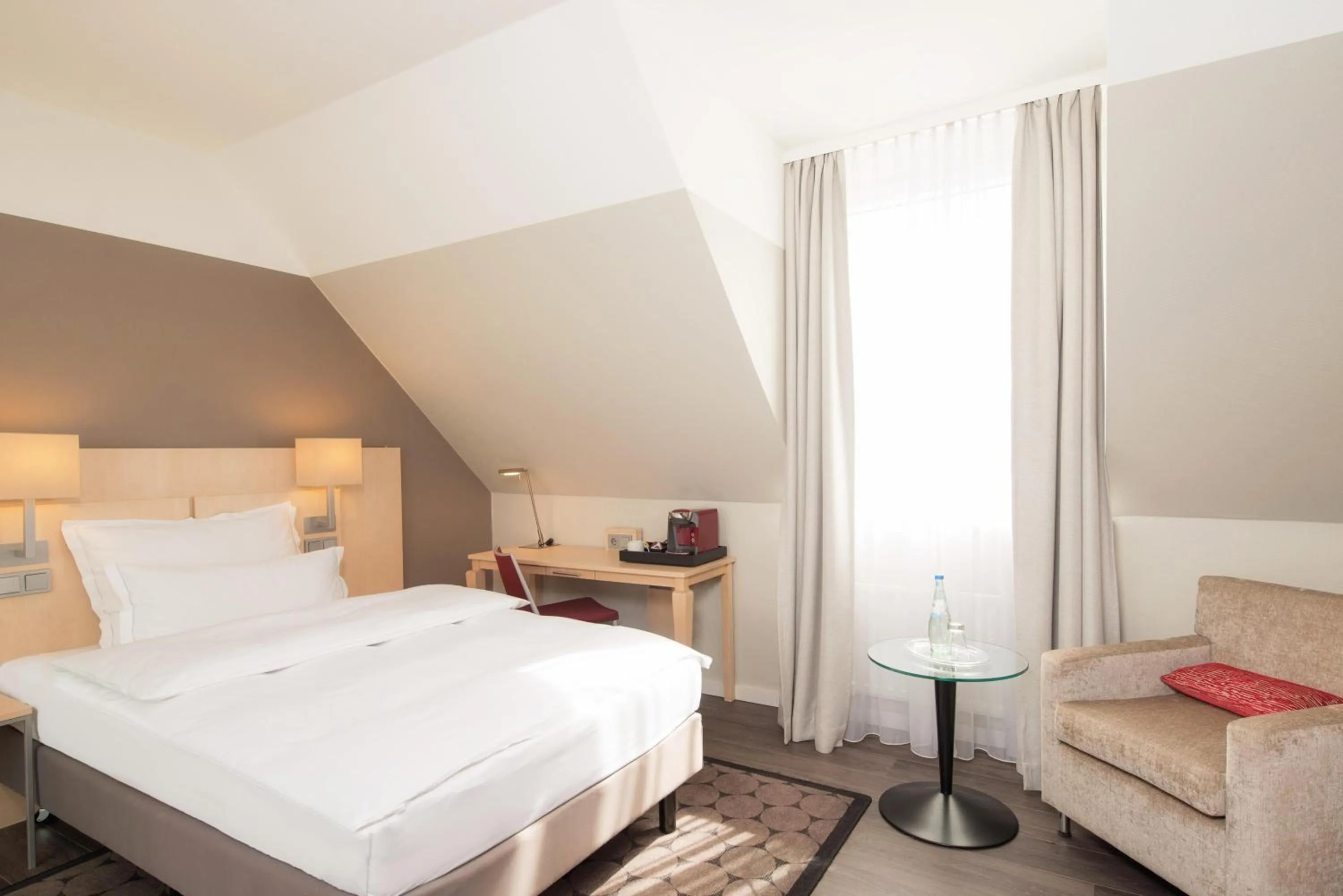 Photo of the whole room, Bed in Hotel Lyskirchen Köln