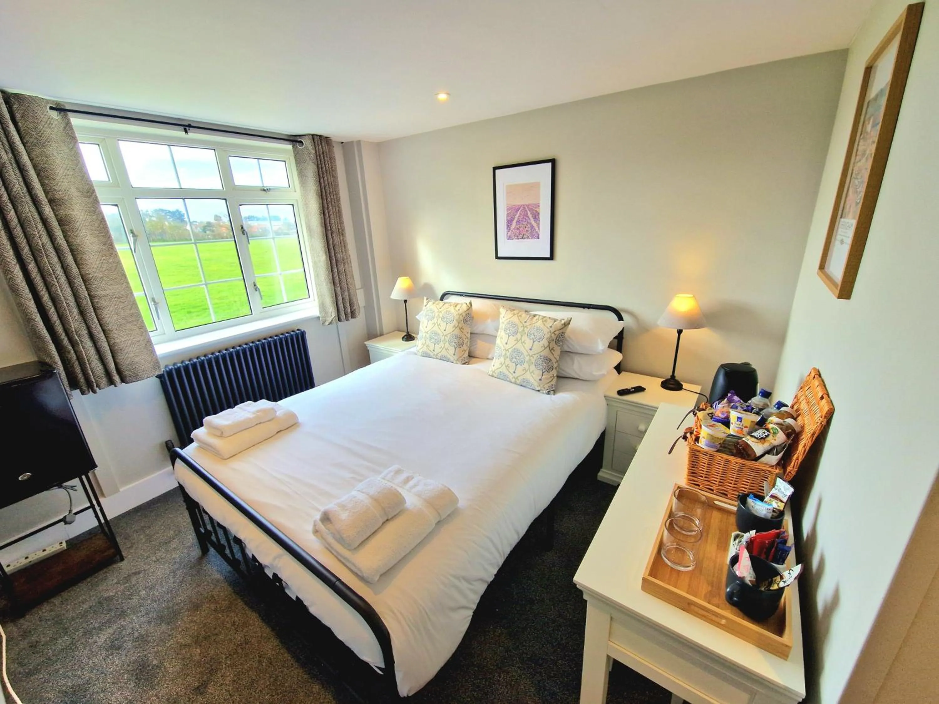 Photo of the whole room, Bed in The Dormy House Hotel