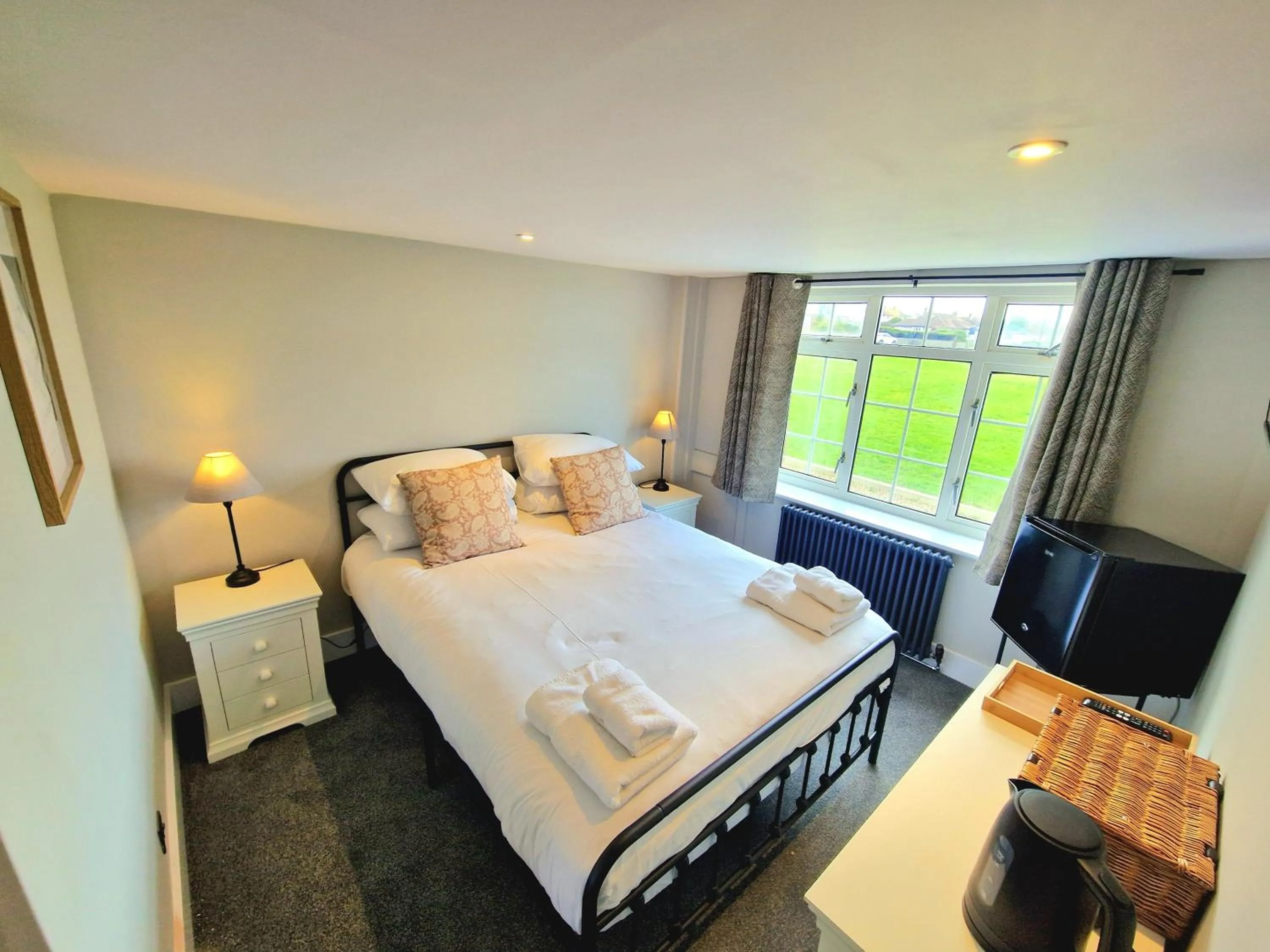 Photo of the whole room, Bed in The Dormy House Hotel