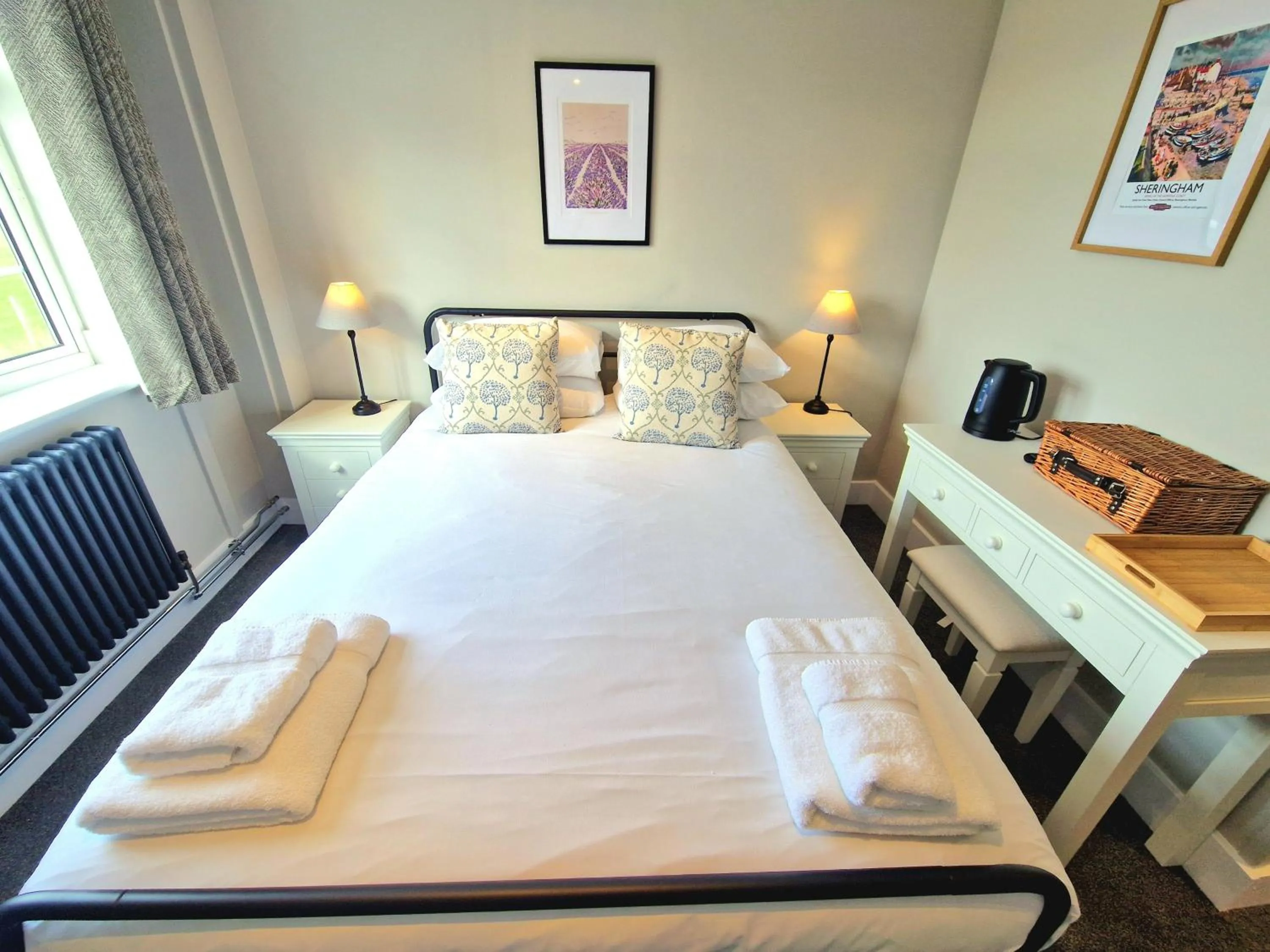 Bedroom, Bed in The Dormy House Hotel