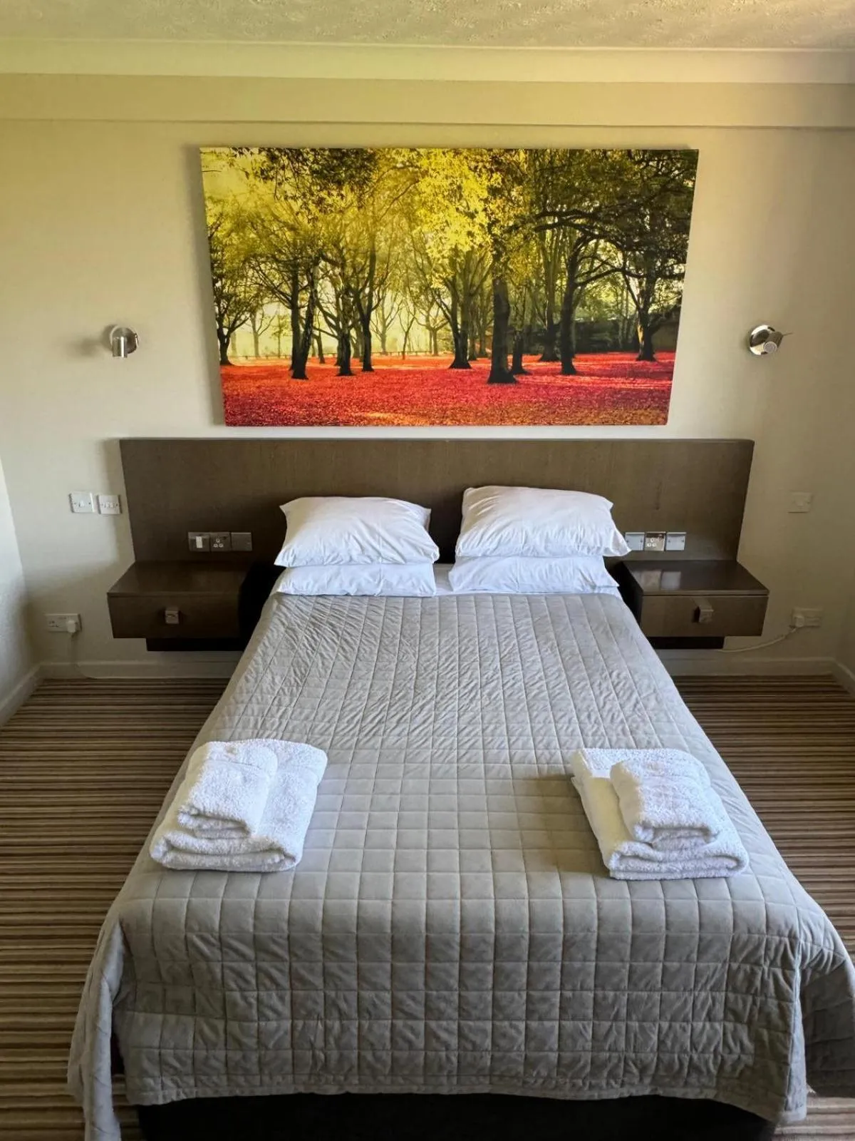 Photo of the whole room, Bed in The Dormy House Hotel