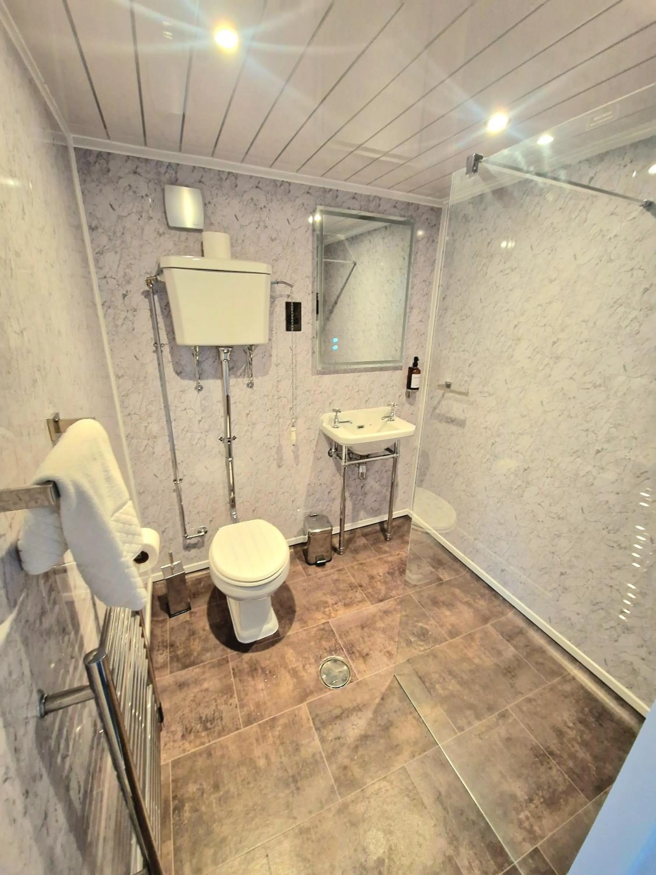 Shower in The Dormy House Hotel