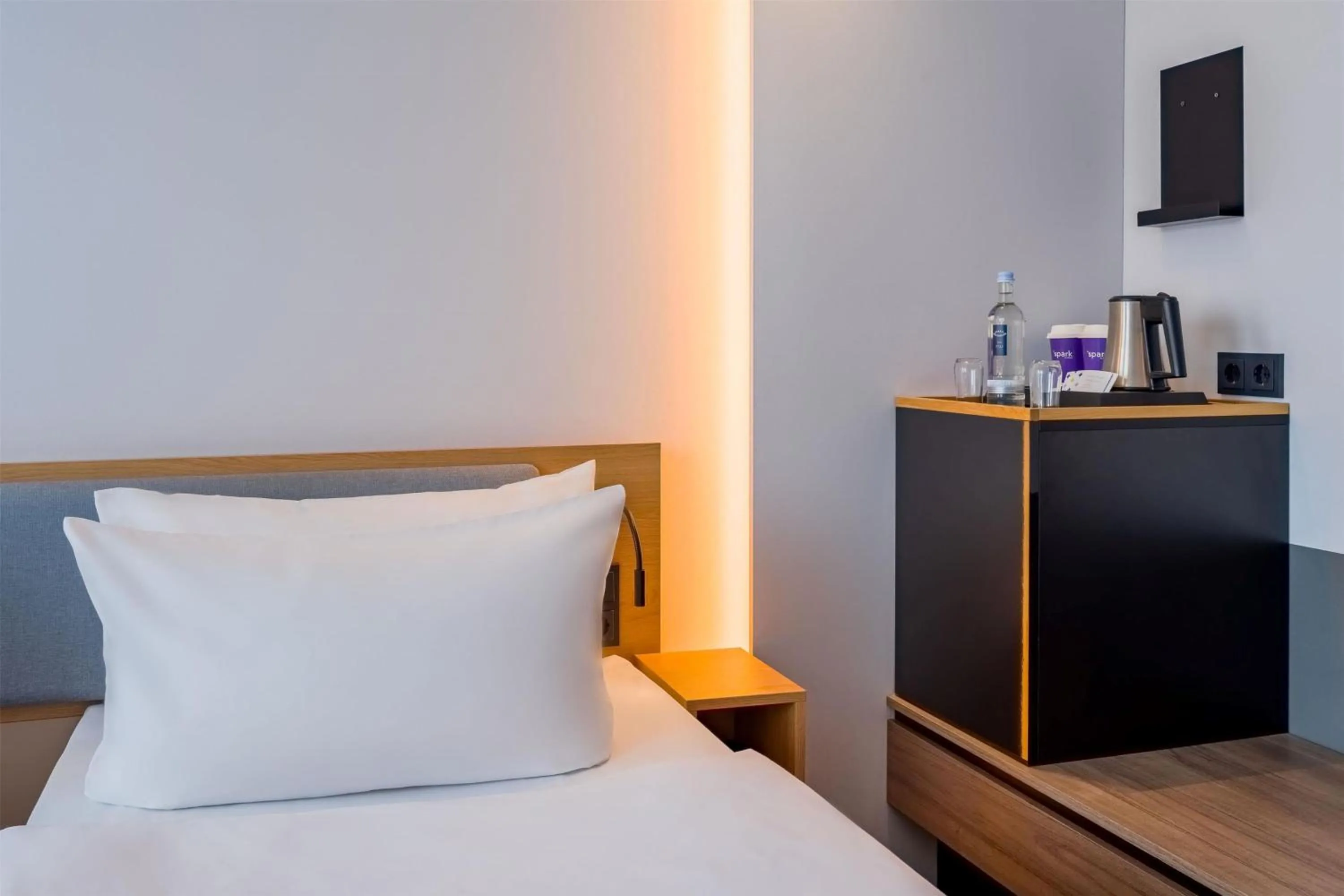 Bed in Spark by Hilton Wuppertal City Centre