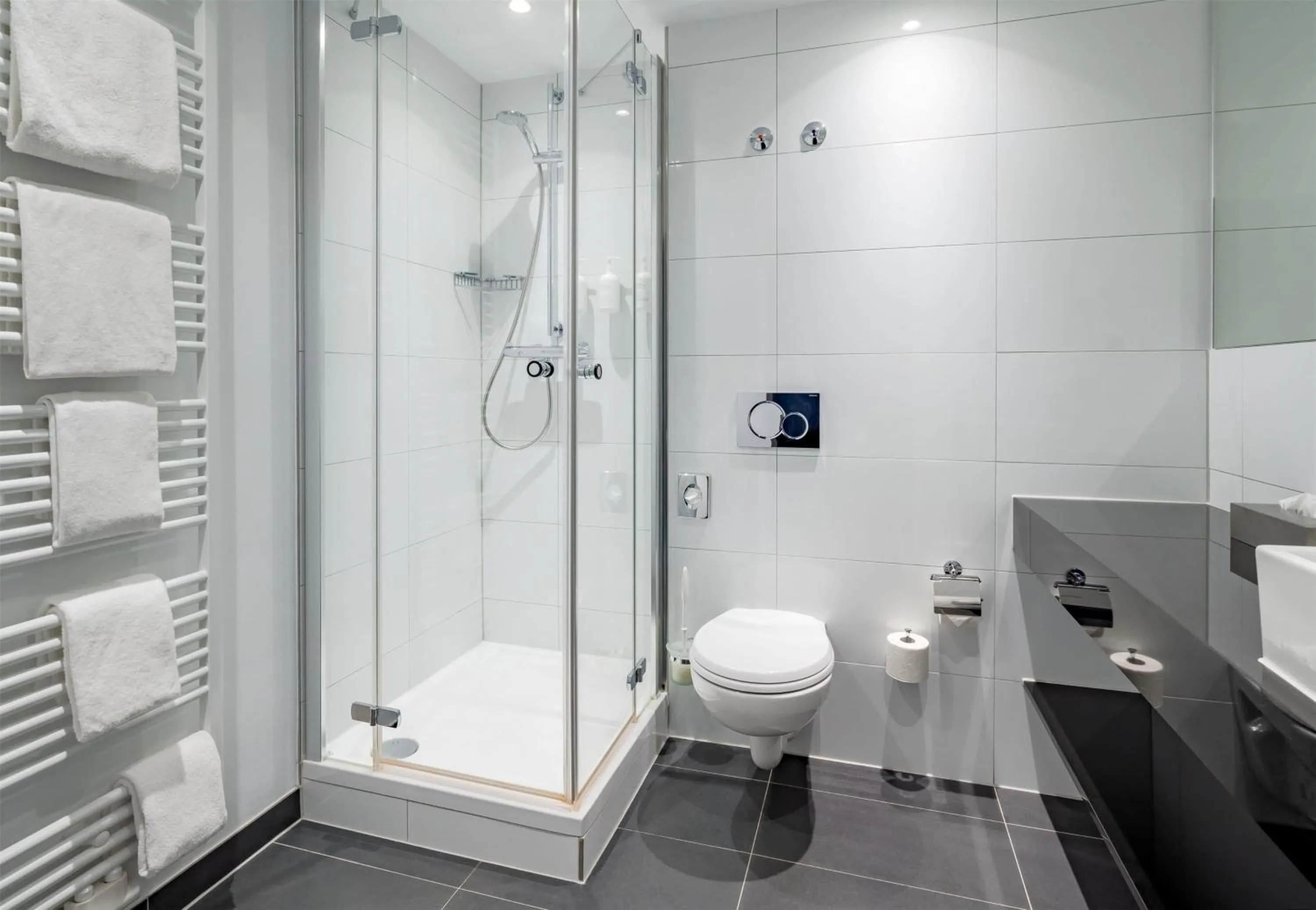 Bathroom in Spark by Hilton Wuppertal City Centre