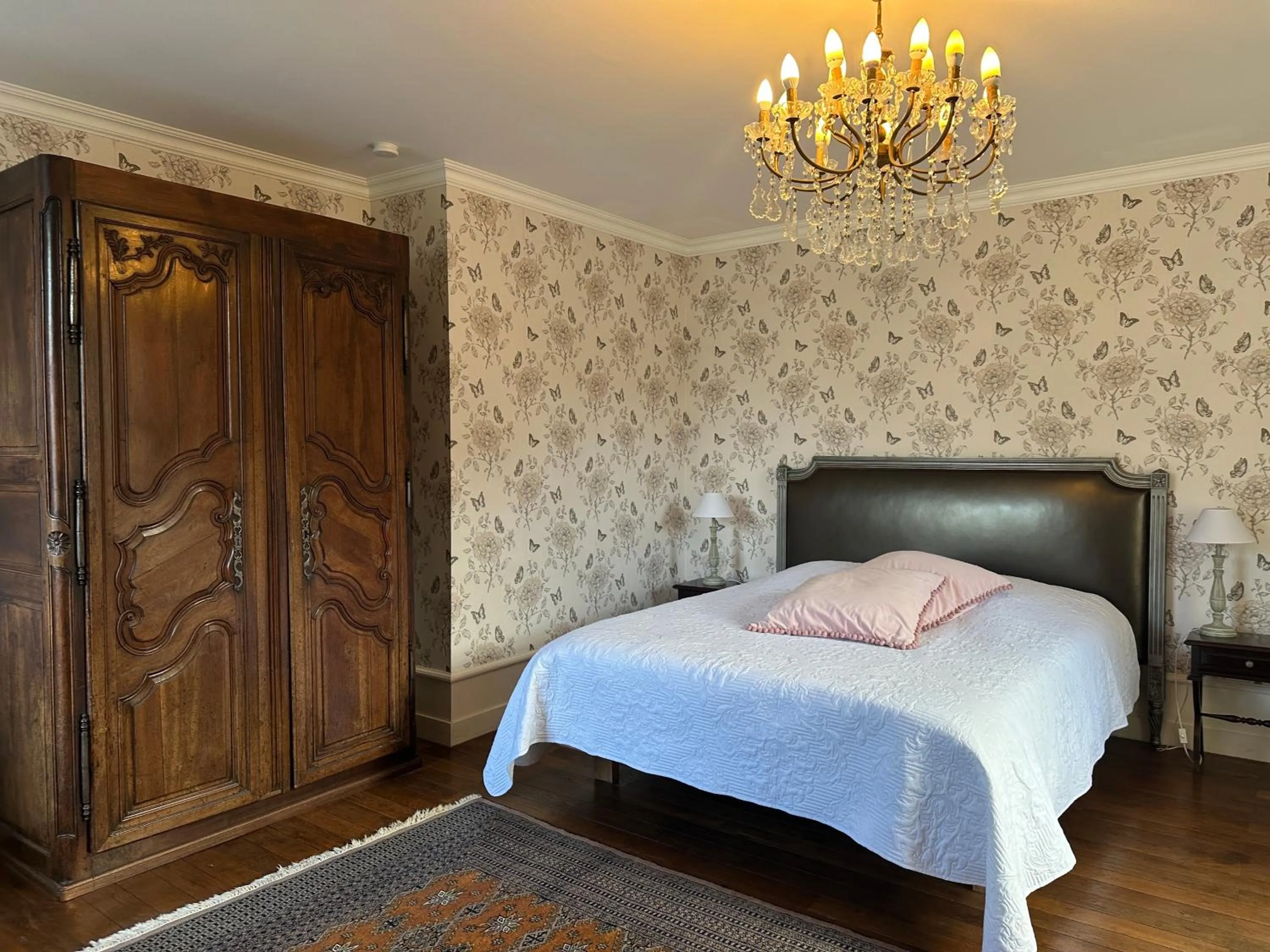 Bed in Château de la Preuille Bed & Breakfast