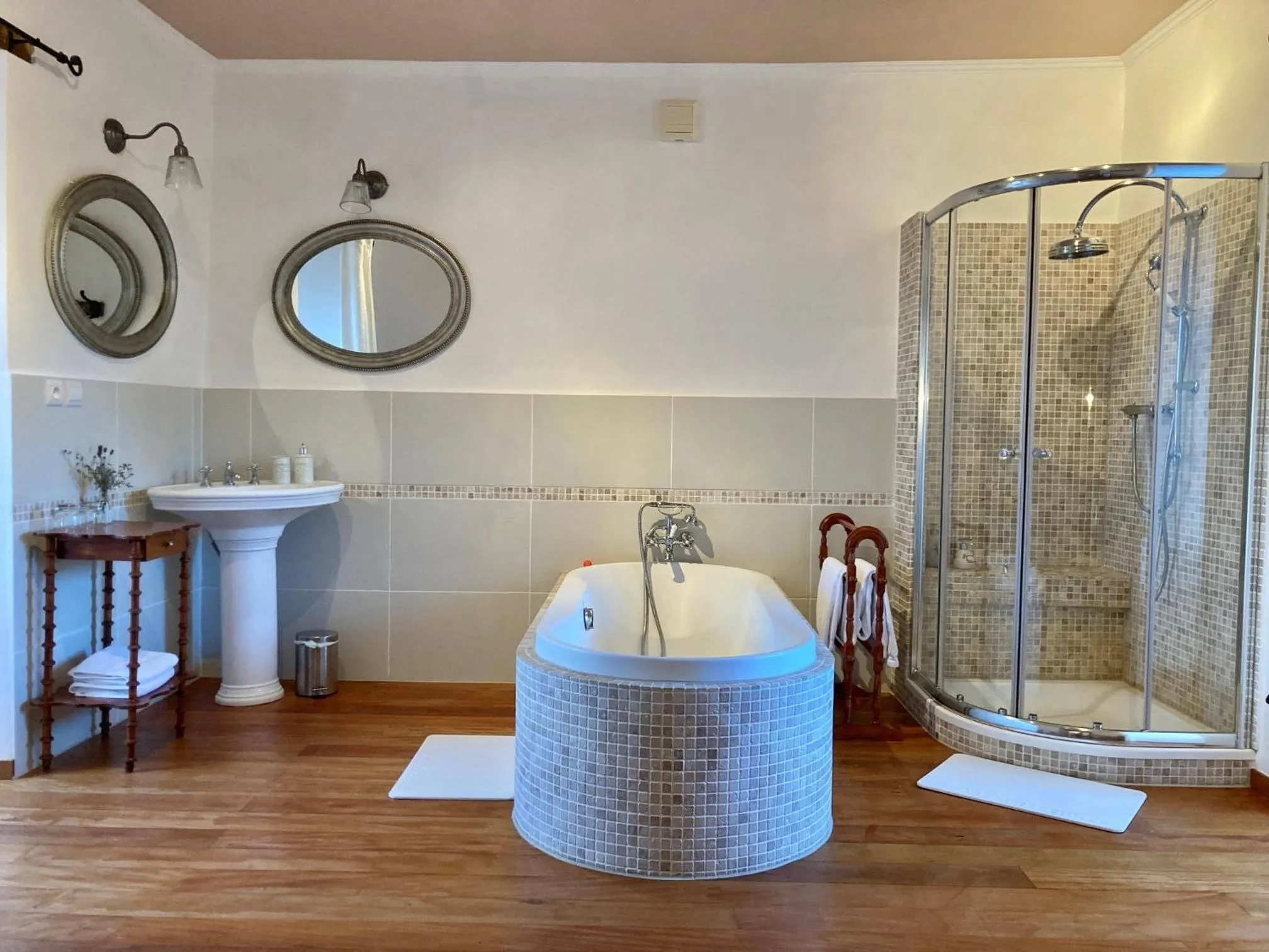 Bathroom in Château de la Preuille Bed & Breakfast