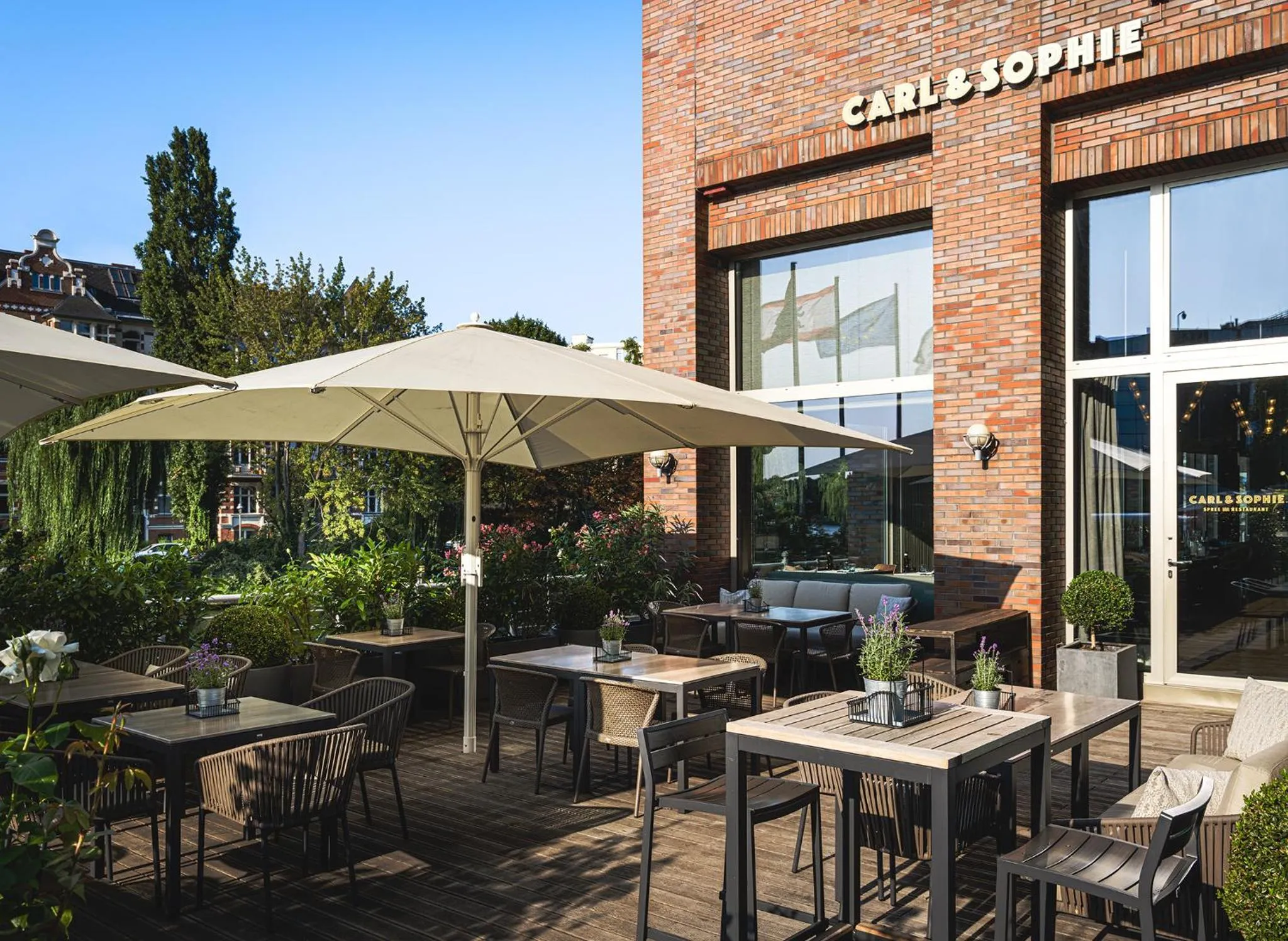 Restaurant/places to eat in ABION Spreebogen Waterside Hotel Berlin