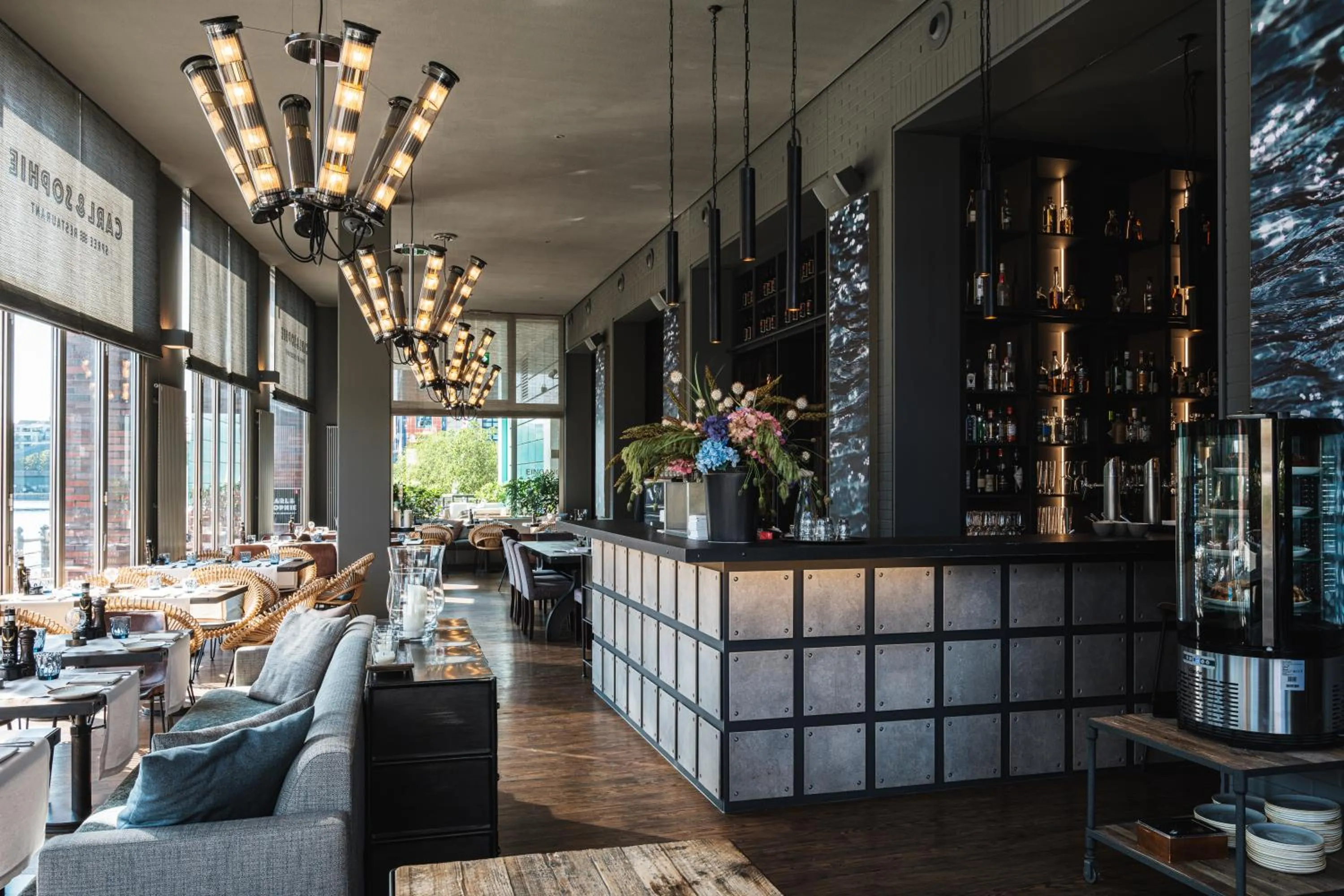 Restaurant/places to eat in ABION Spreebogen Waterside Hotel Berlin