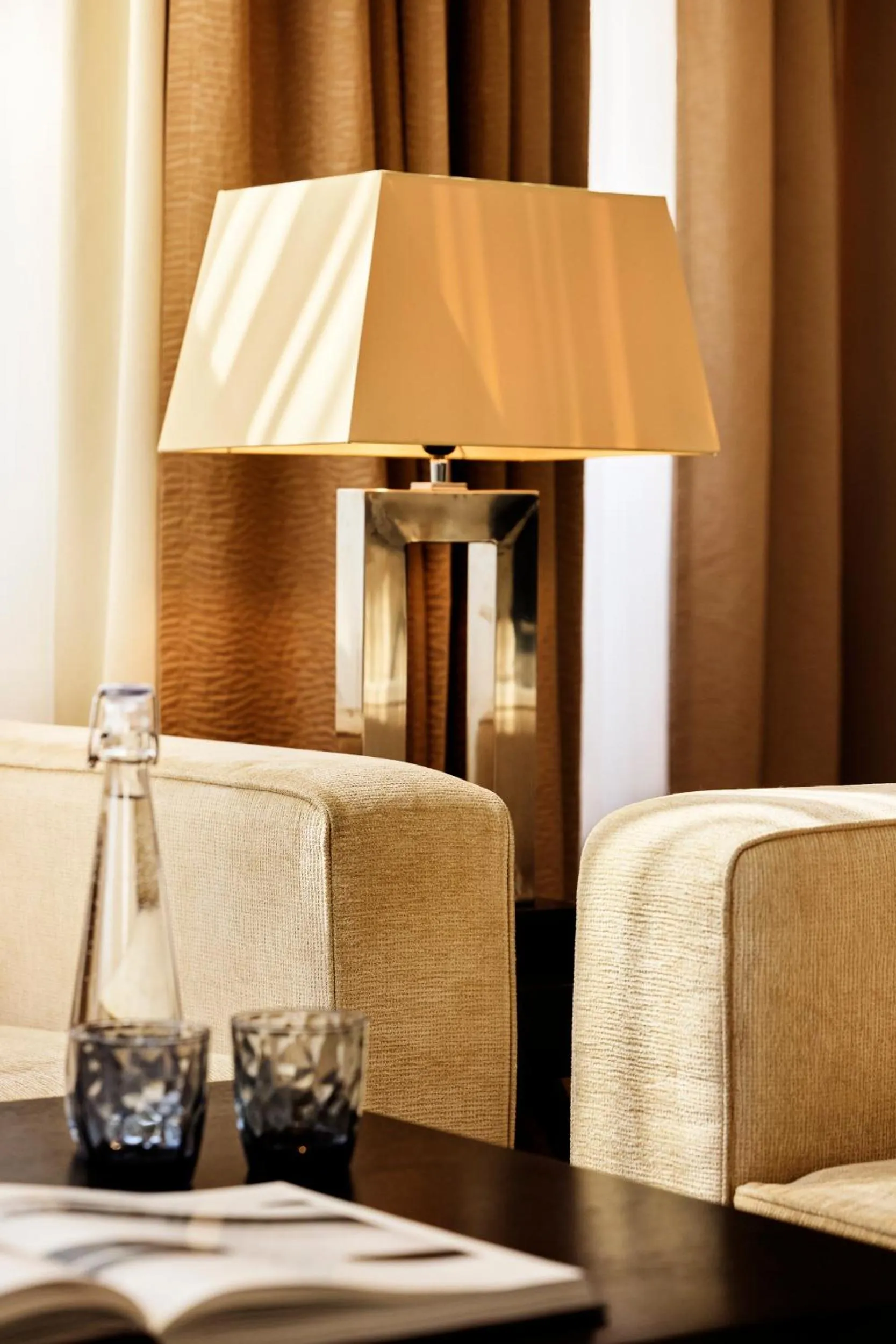 Seating area in ABION Spreebogen Waterside Hotel Berlin