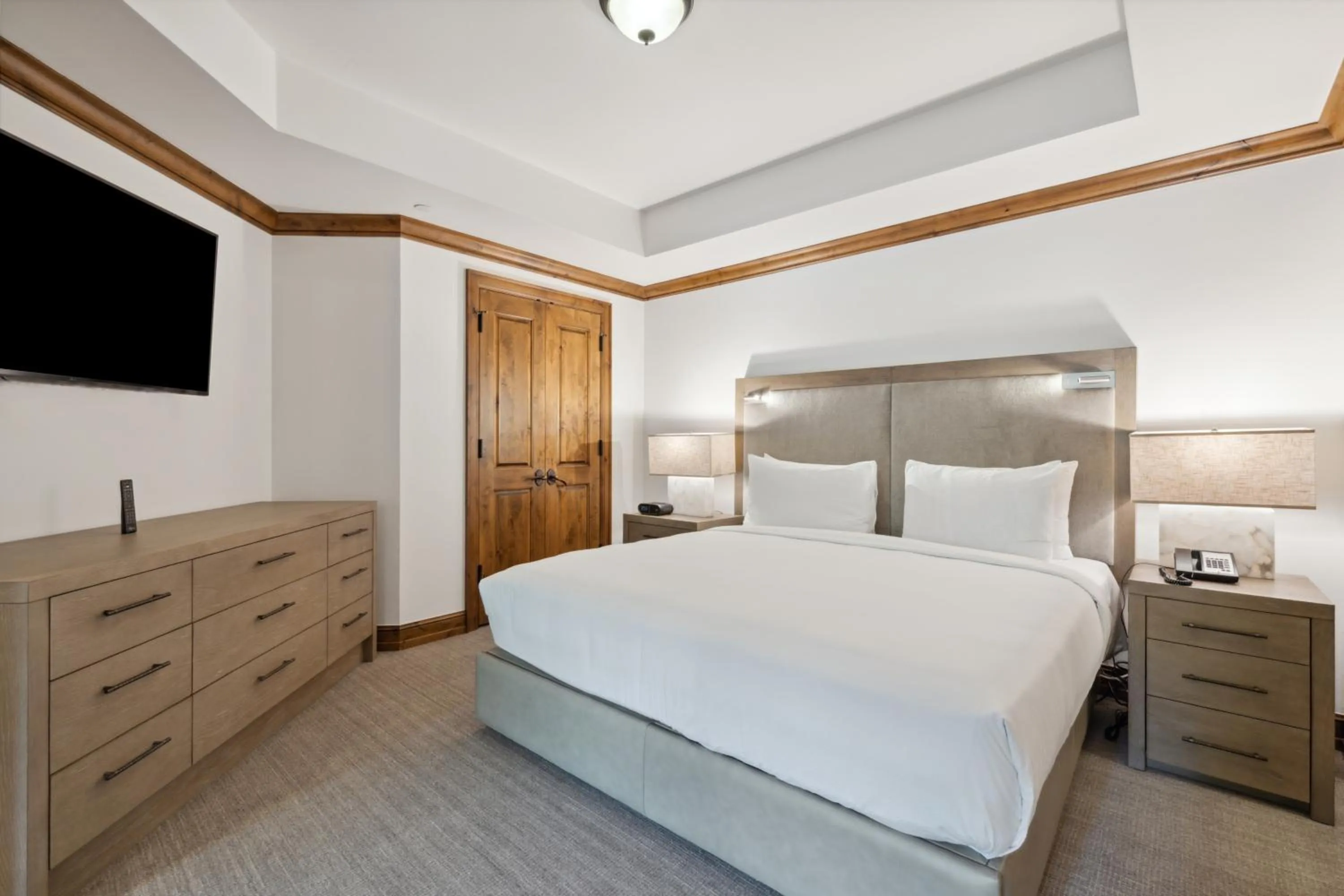 Bed in The Aspen Mountain Residences