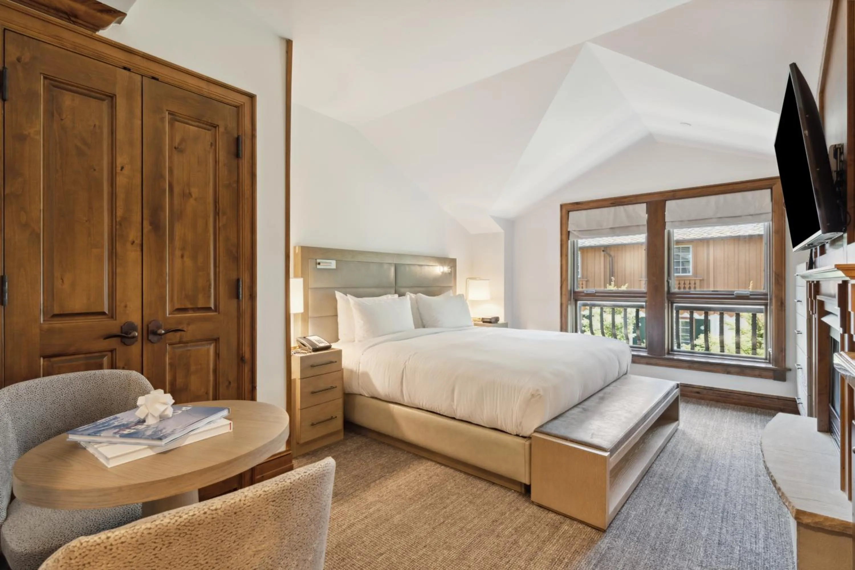 Bed in The Aspen Mountain Residences