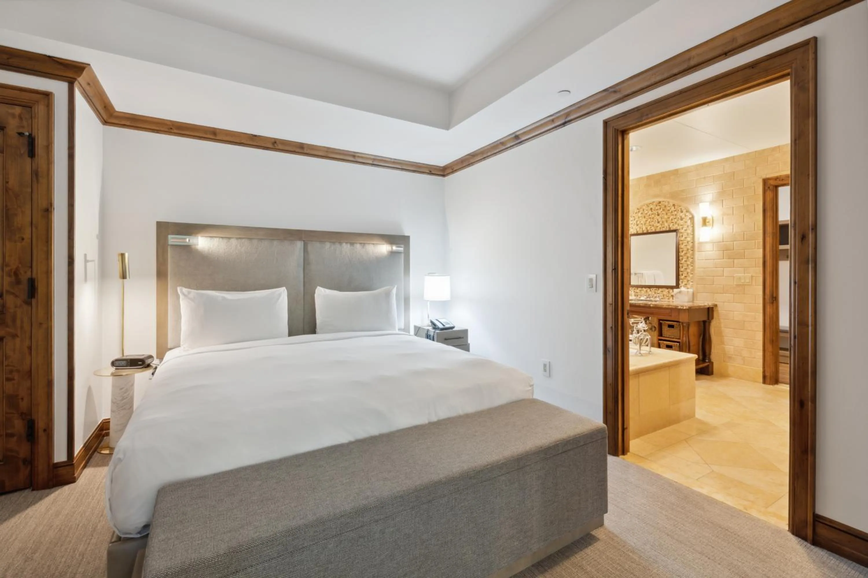 Bedroom, Bed in The Aspen Mountain Residences