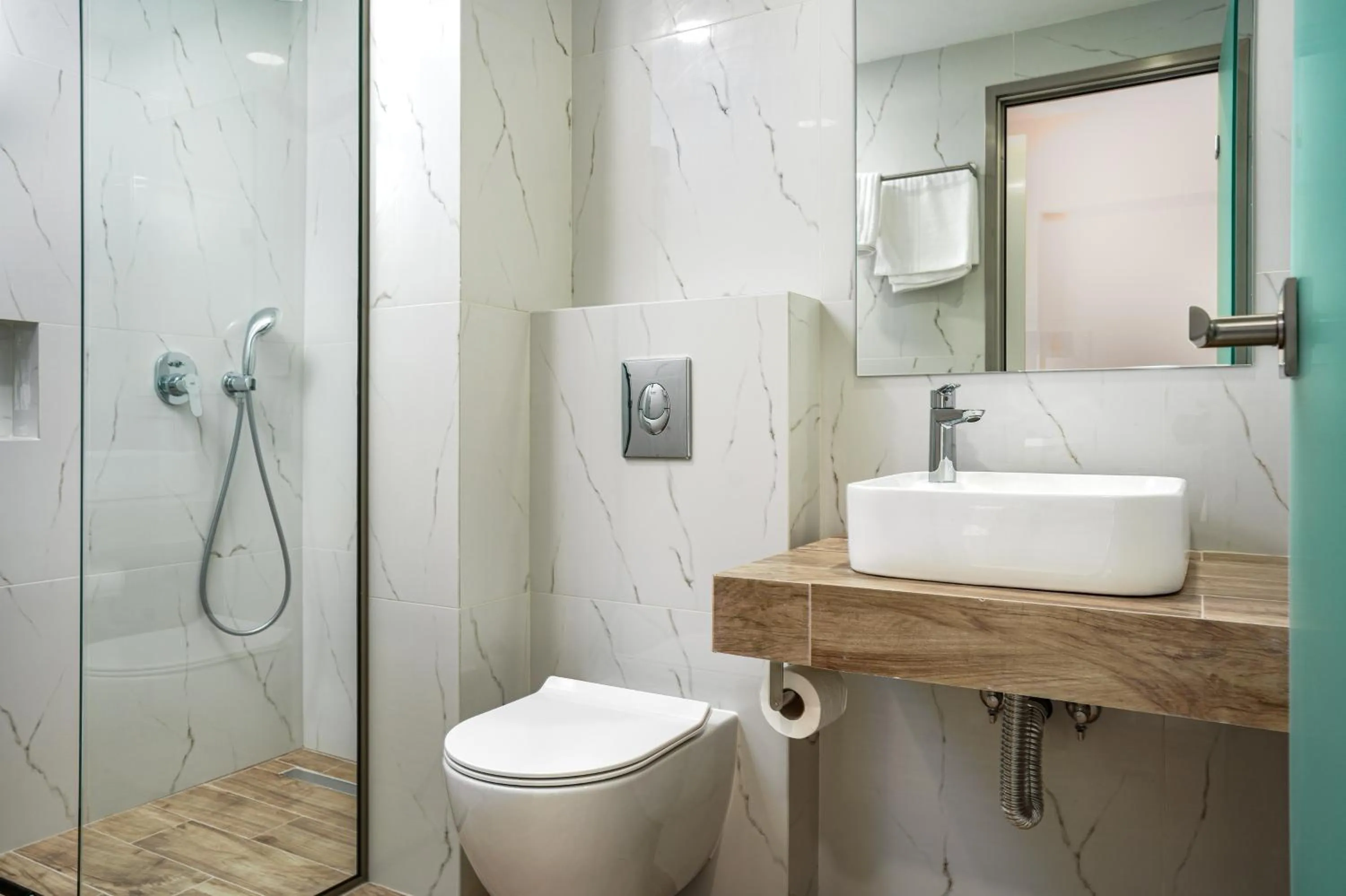 Bathroom in Antonis apartments