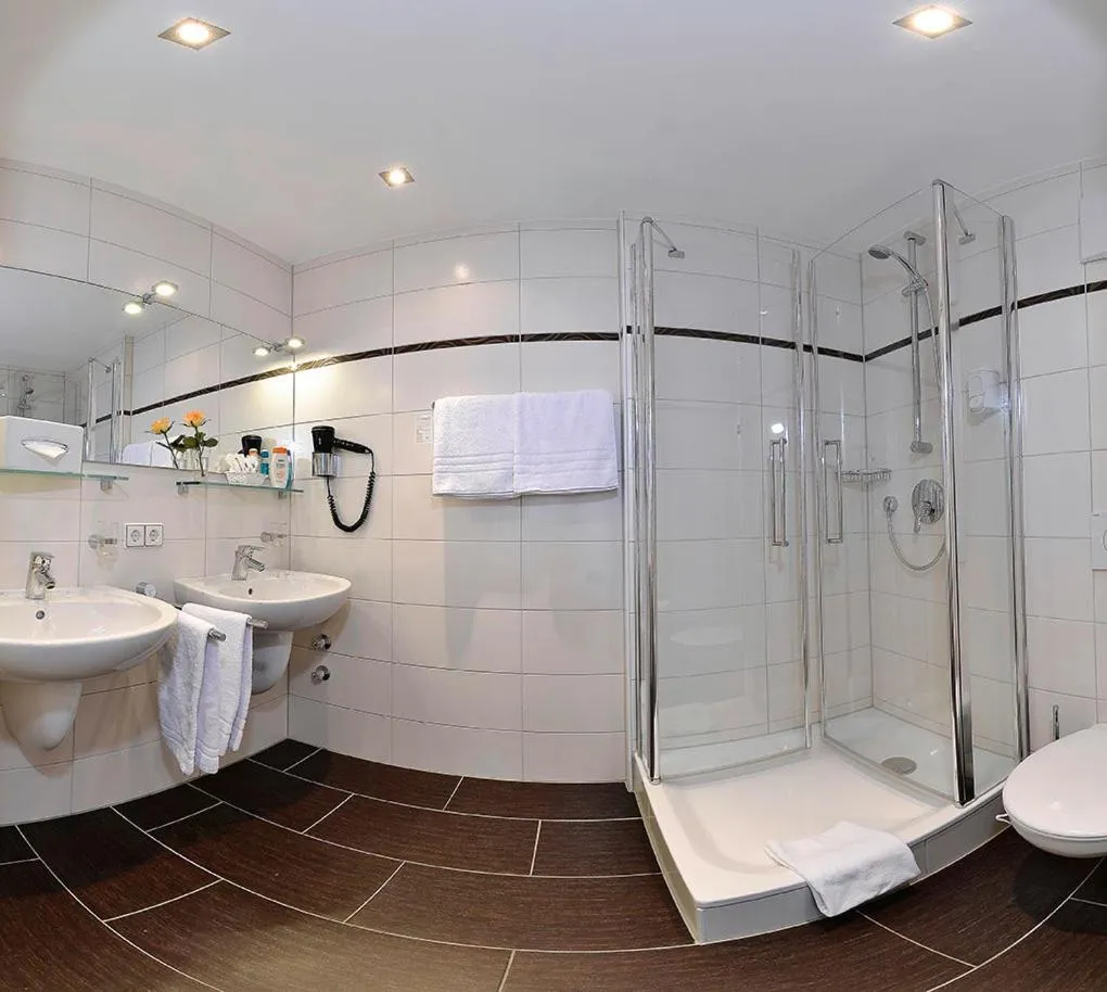 Bathroom in Hotel Schweizer Hof - Superior