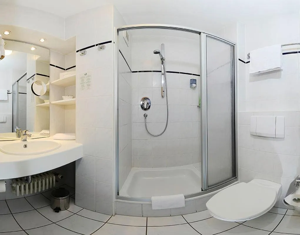 Bathroom in Hotel Schweizer Hof - Superior