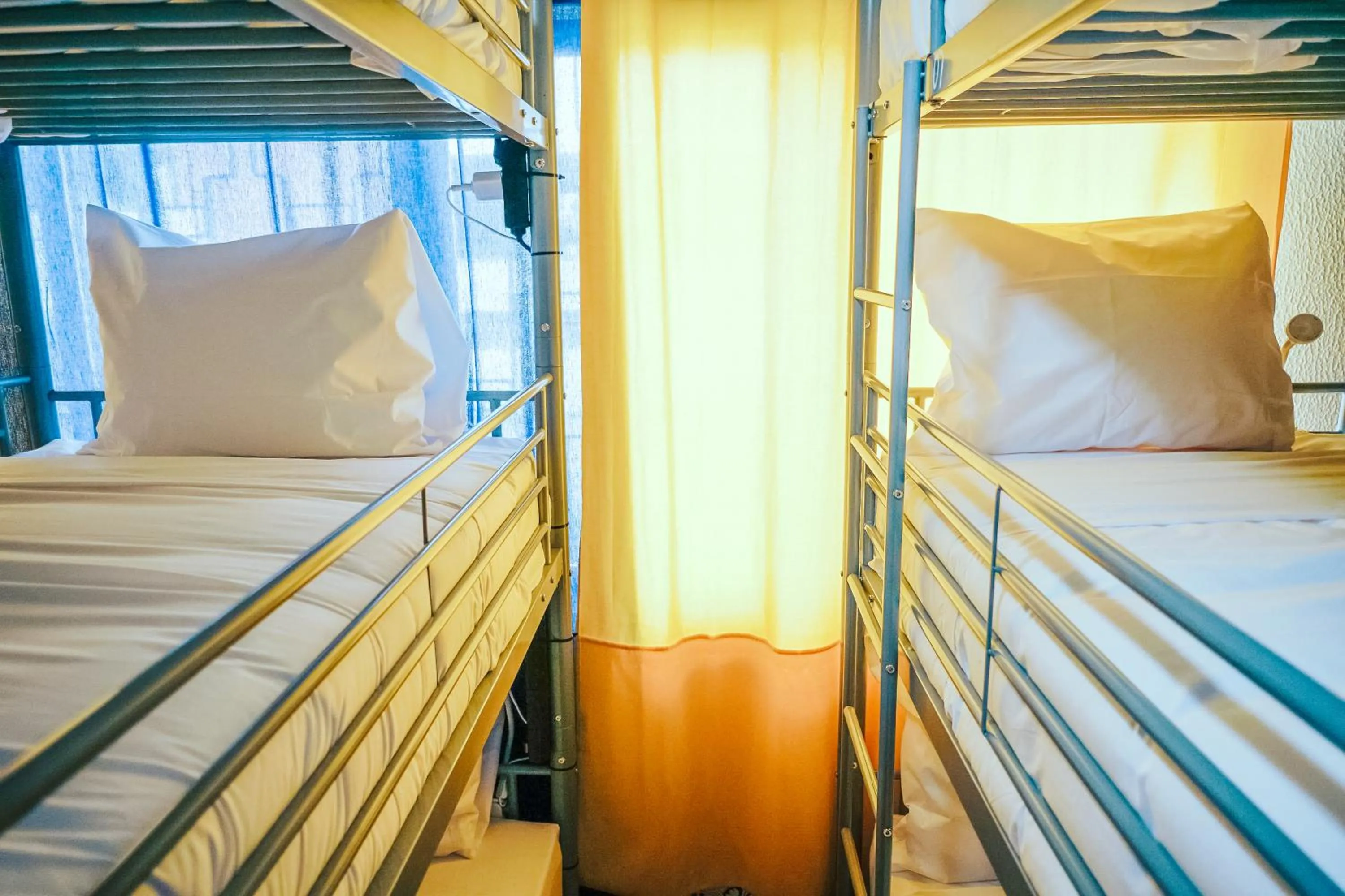 Bedroom, Bed in Help Yourself Hostels - Restelo